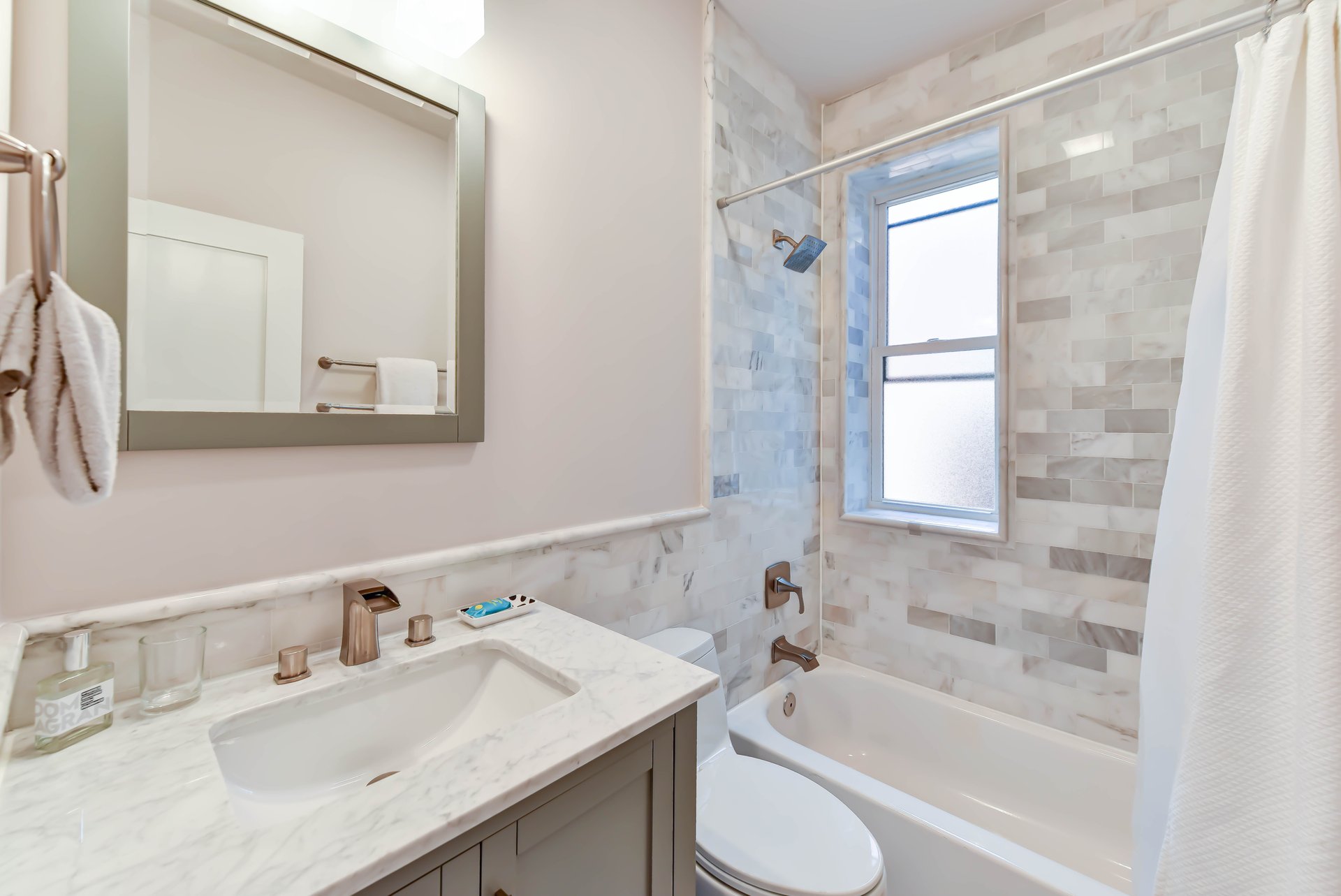49 Adams St NW