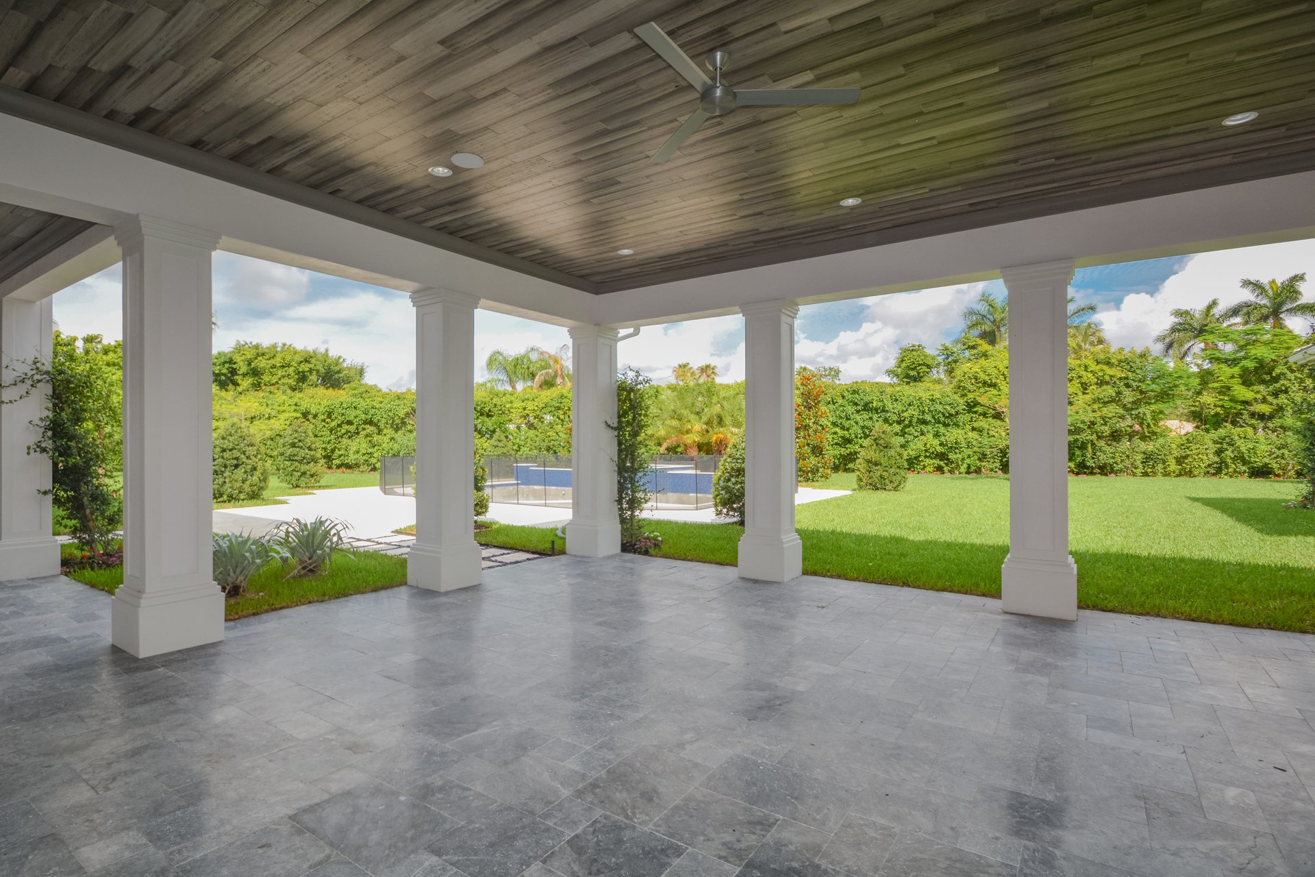 8422 Lookout Cir