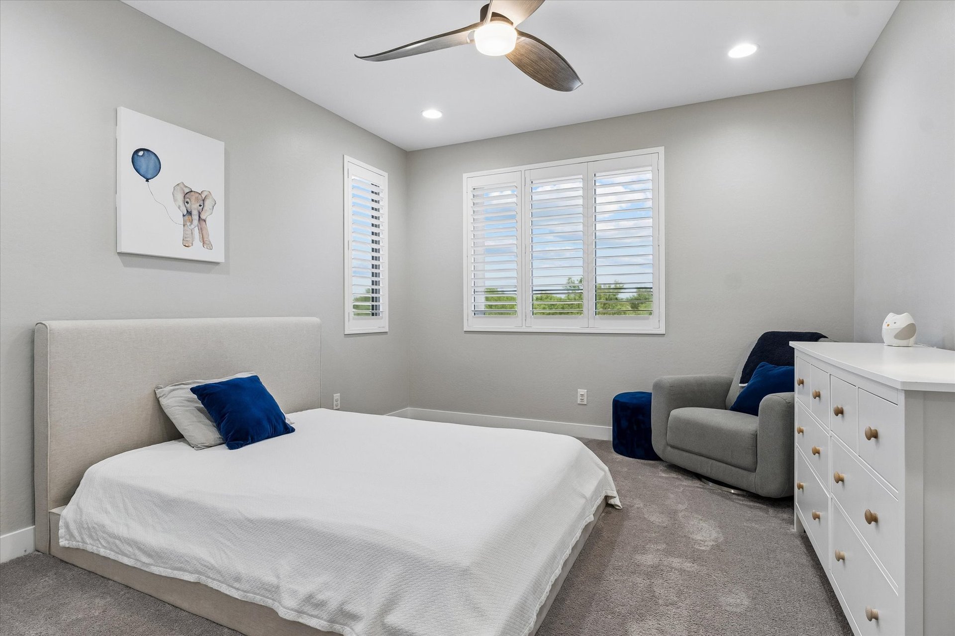 2905 E LOS GATOS DR, Phoenix, AZ 85050