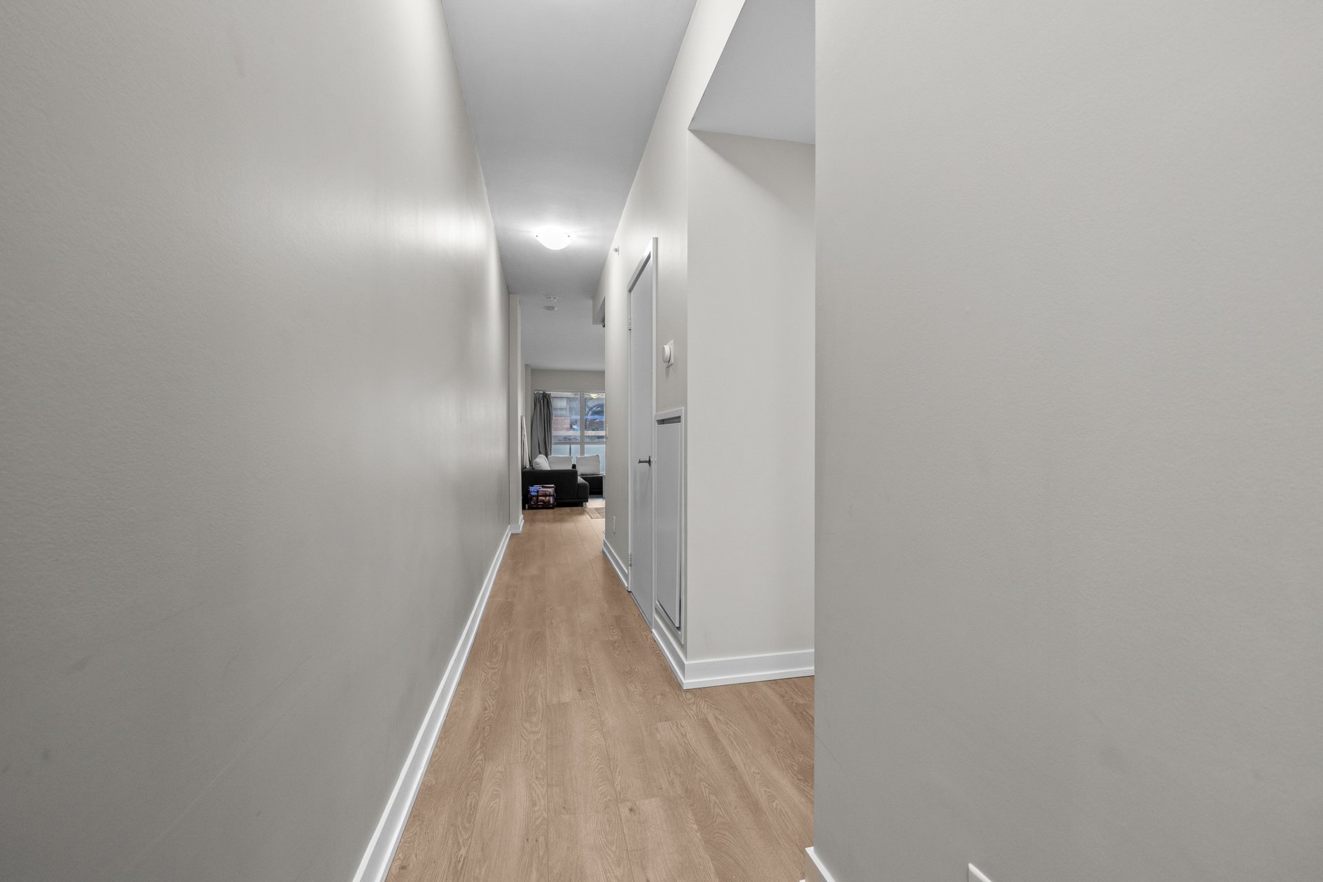 210 Simcoe Street Suite 607