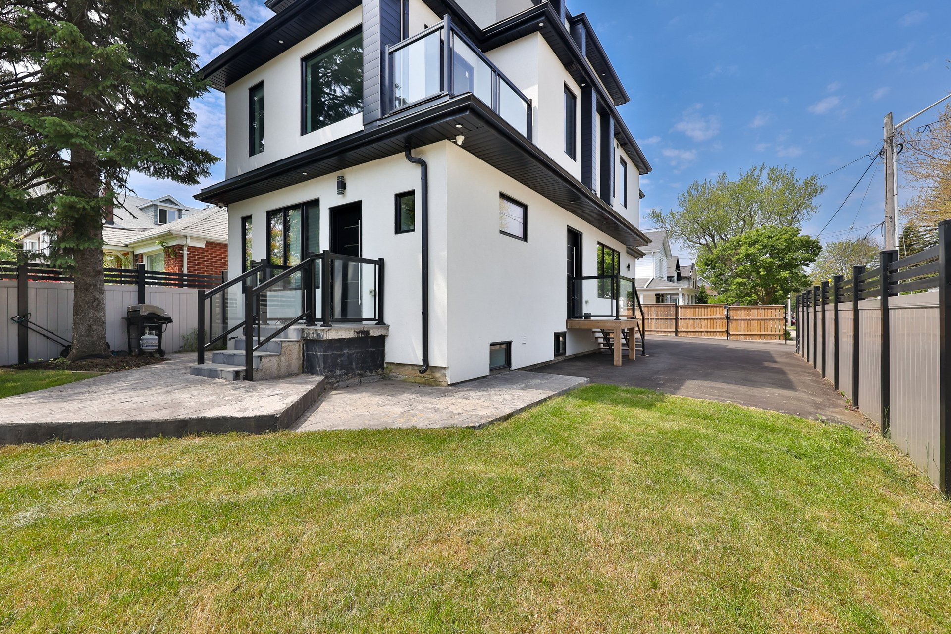 172 Royal York Rd