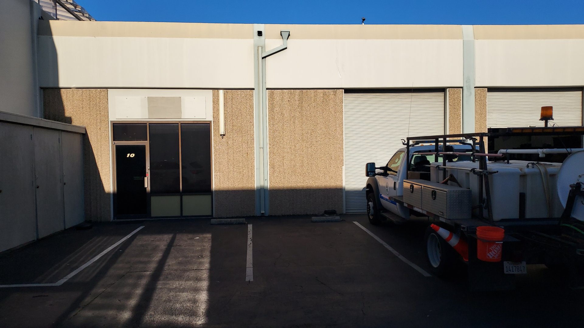 2,000 SF Warehouse Space in Belmont