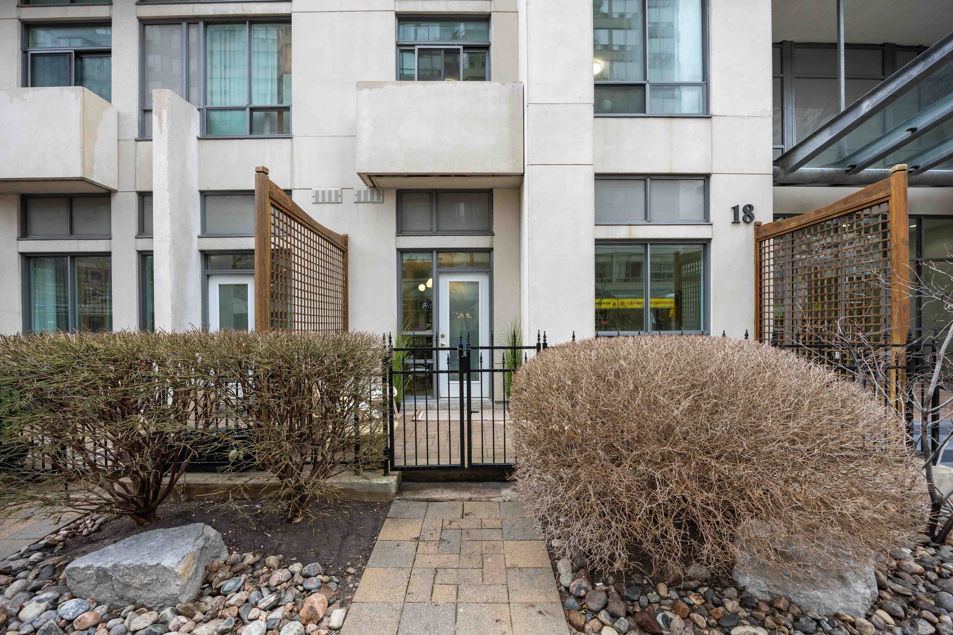 #109 - 18 Spring Garden Avenue, Toronto Unit: 109