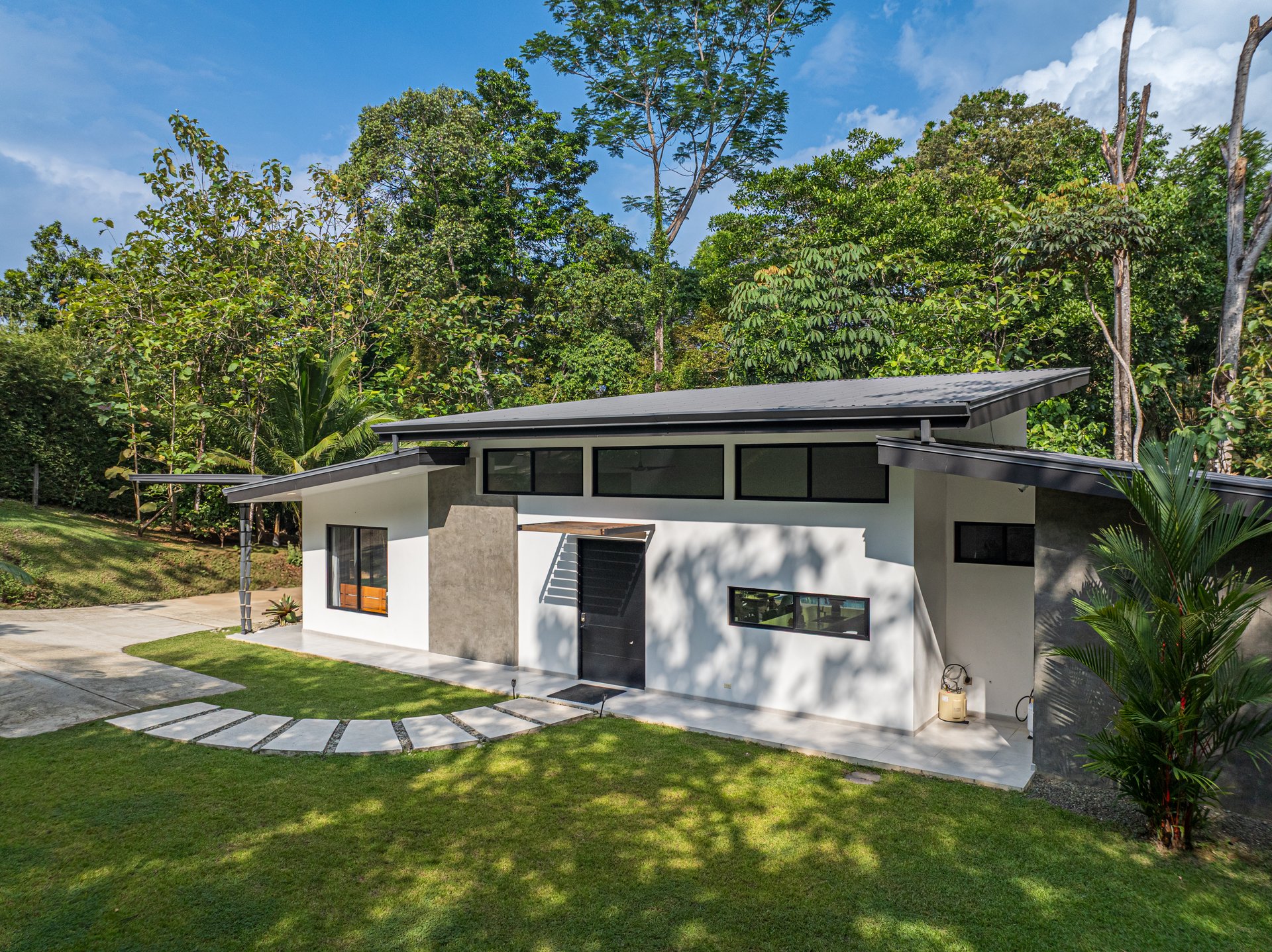 Casa Ballena Pearl with Extra building site!