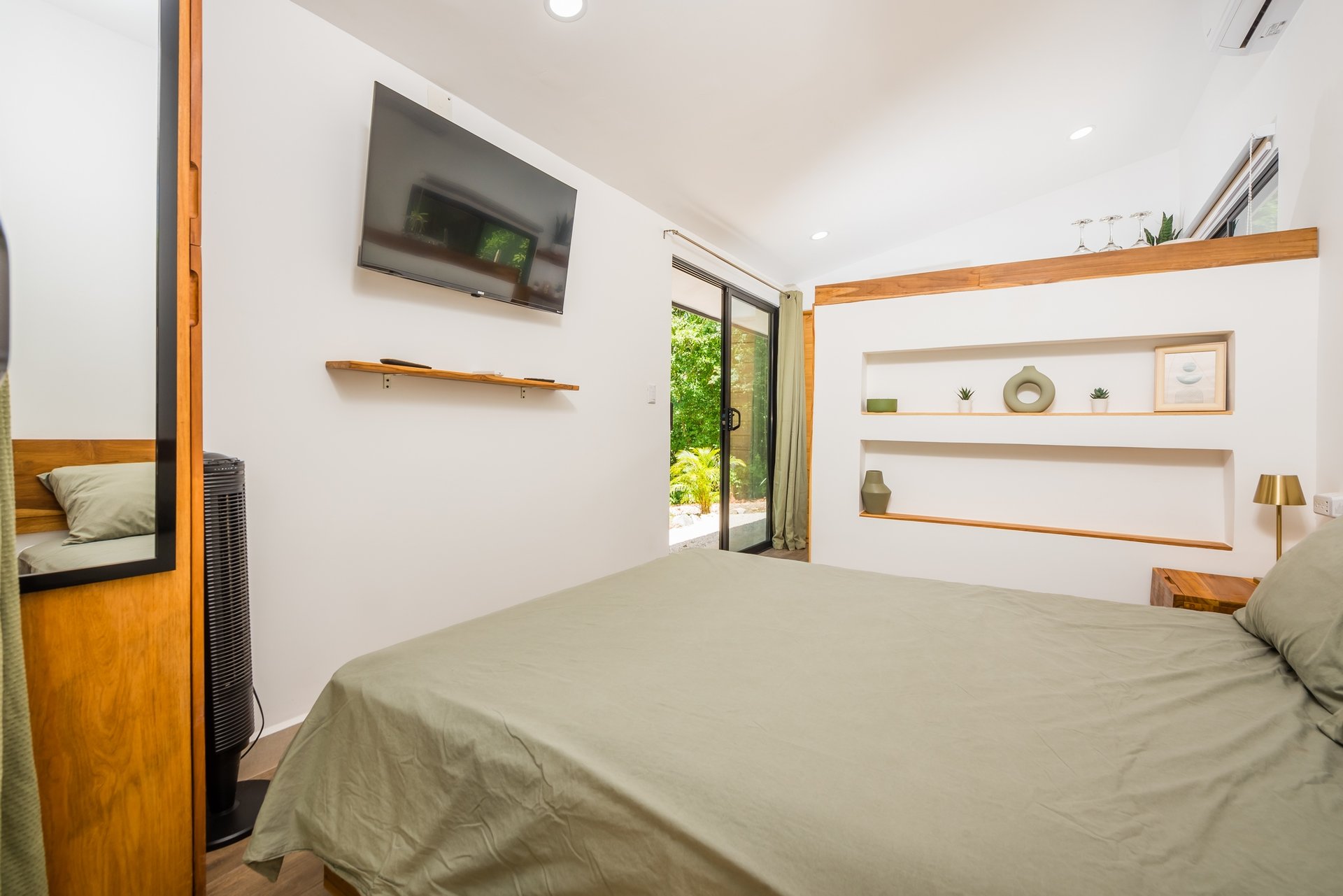 V-Caro Ju | Furnished Villa with Pool, Guest Cottage, and 4,603 m² Expansion Lot Just 15 Minutes from Tamarindo