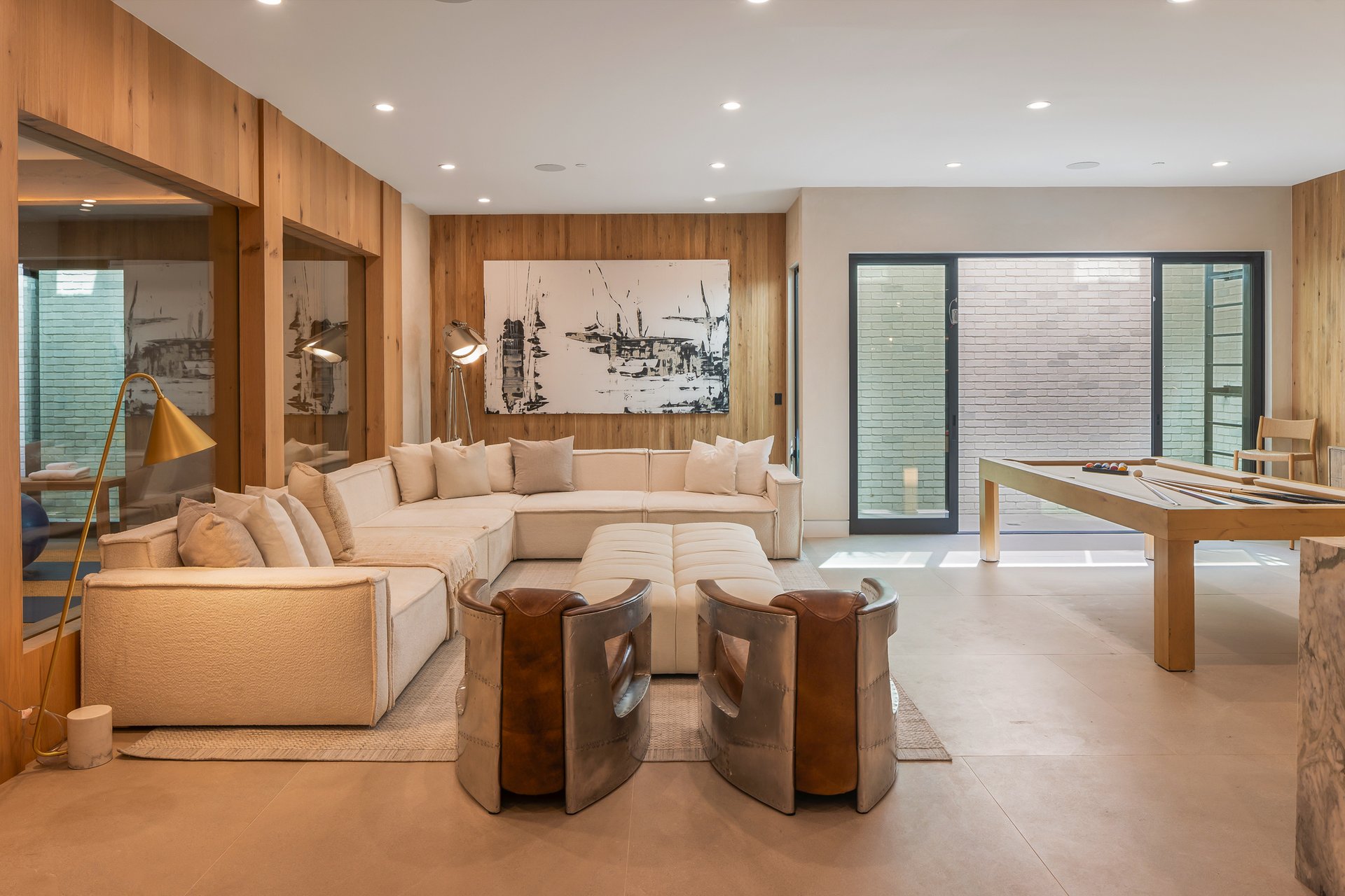 1220 Corsica Drive