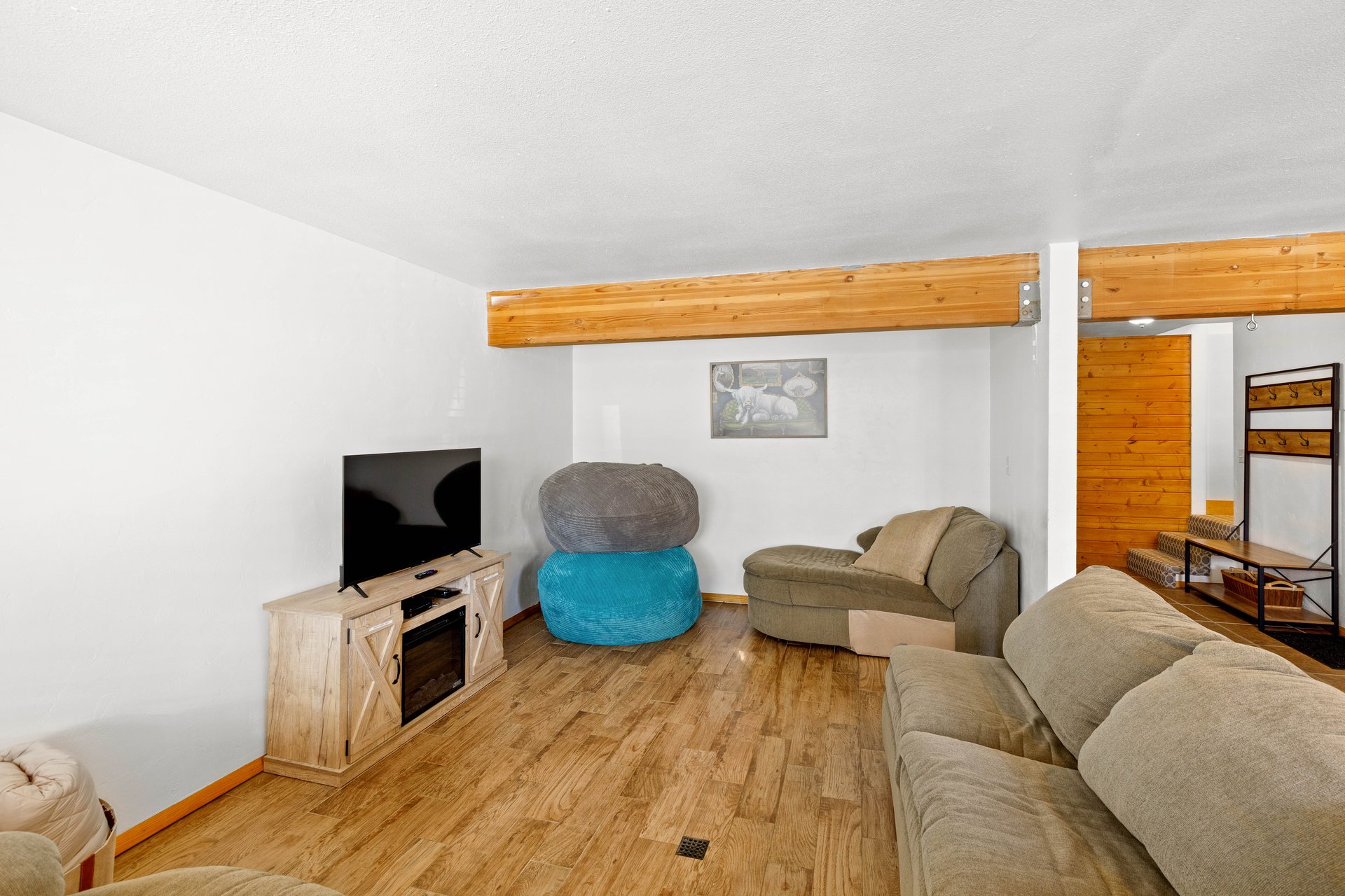 94 HILLSIDE WAY