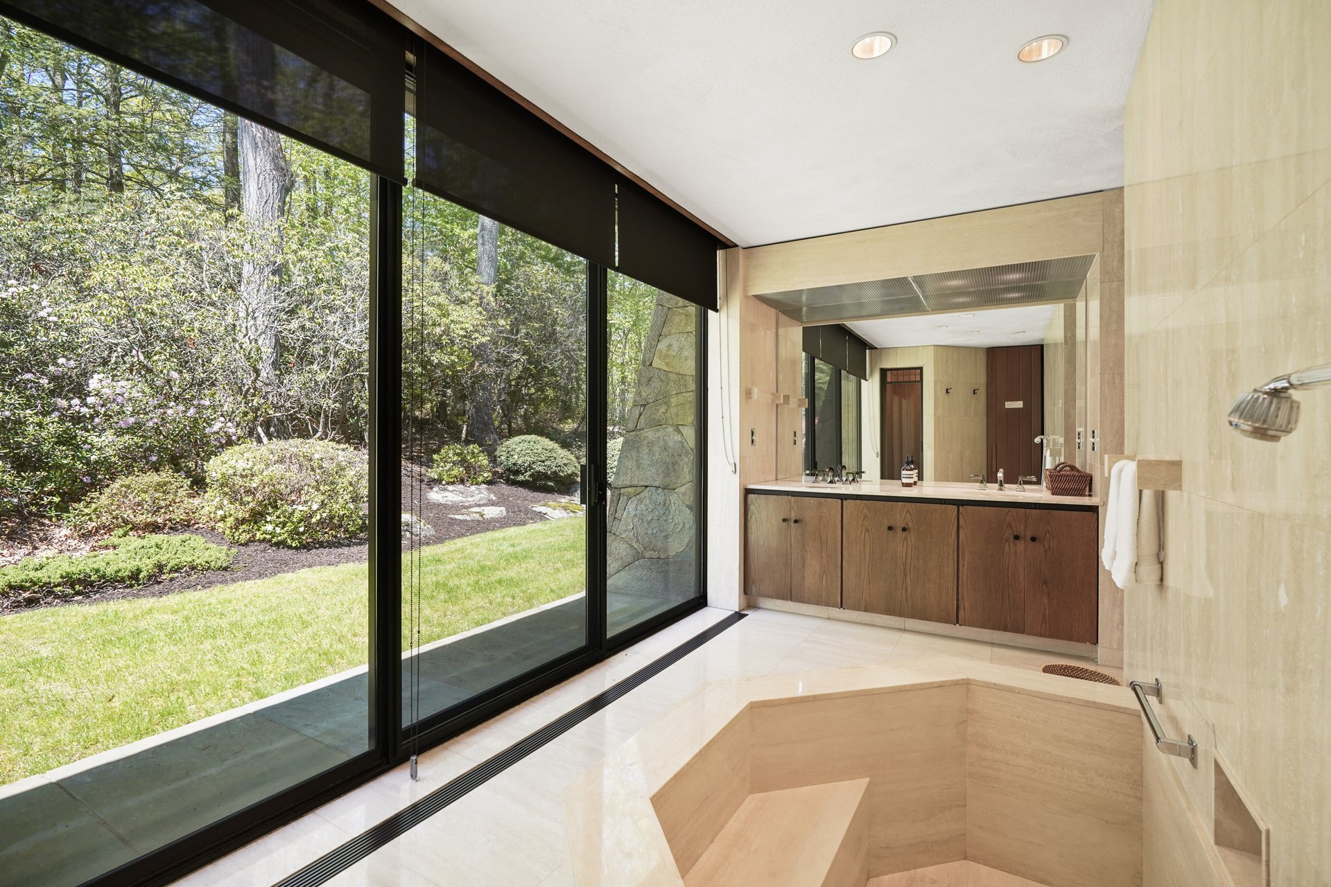 164 Eastwoods Road