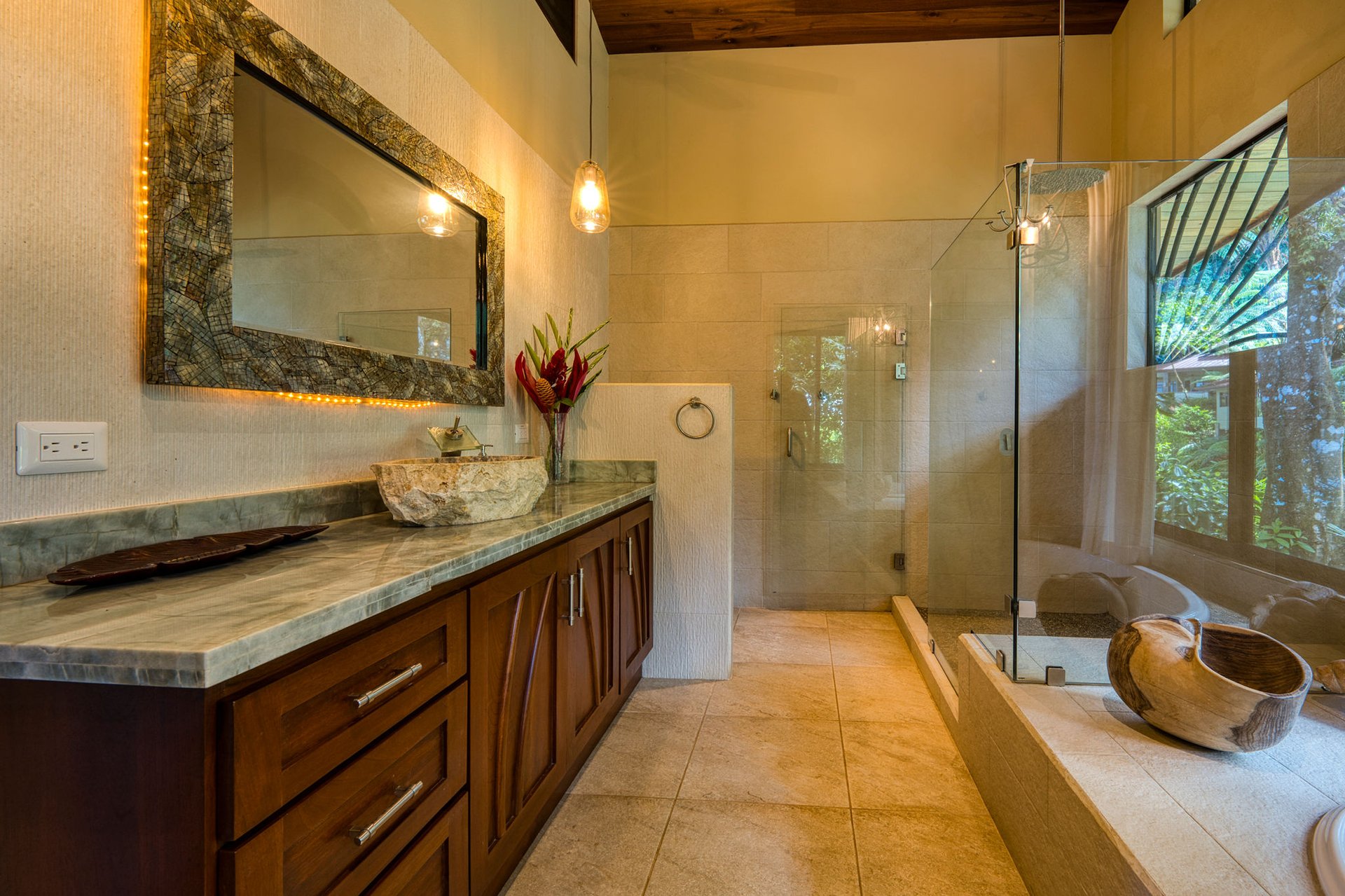 Casa Bambú – LUXURY 5 BEDROOM ESTATE WITH EXCEPTIONAL OCEAN VIEWS