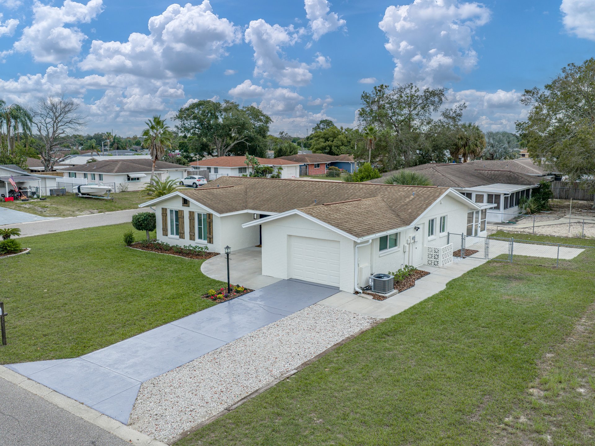 7824 LOTUS DR