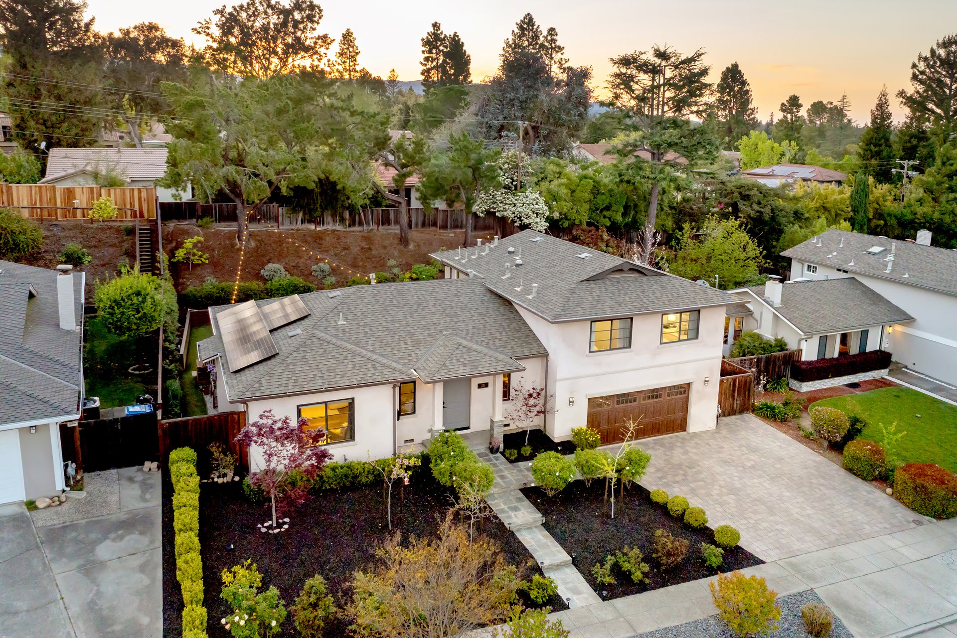 231 More Avenue