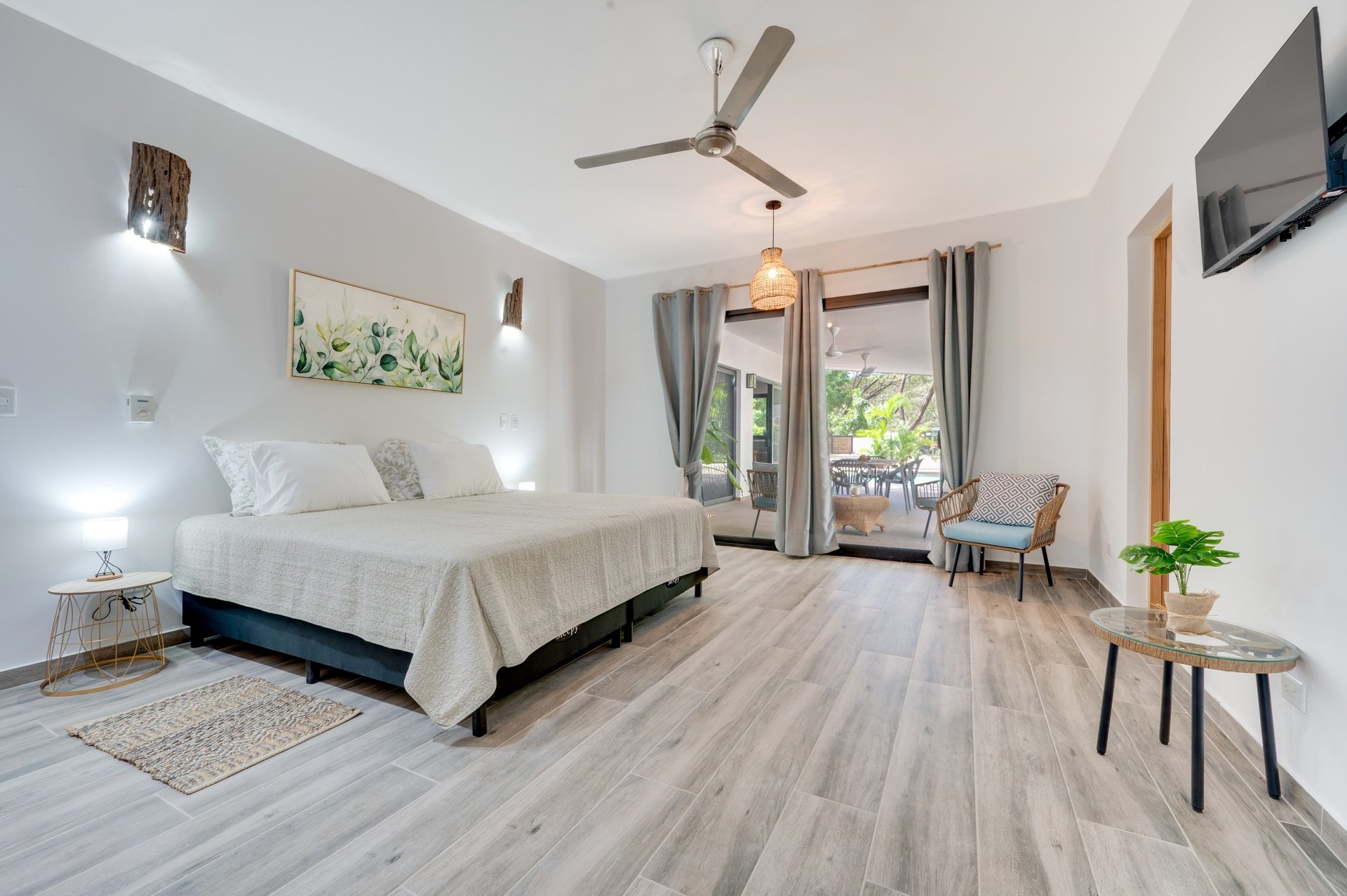 V-Jungla Cecile Refundores | Spacious Modern Villa with Pool, Guest House & Tropical Garden Near Tamarindo Beach