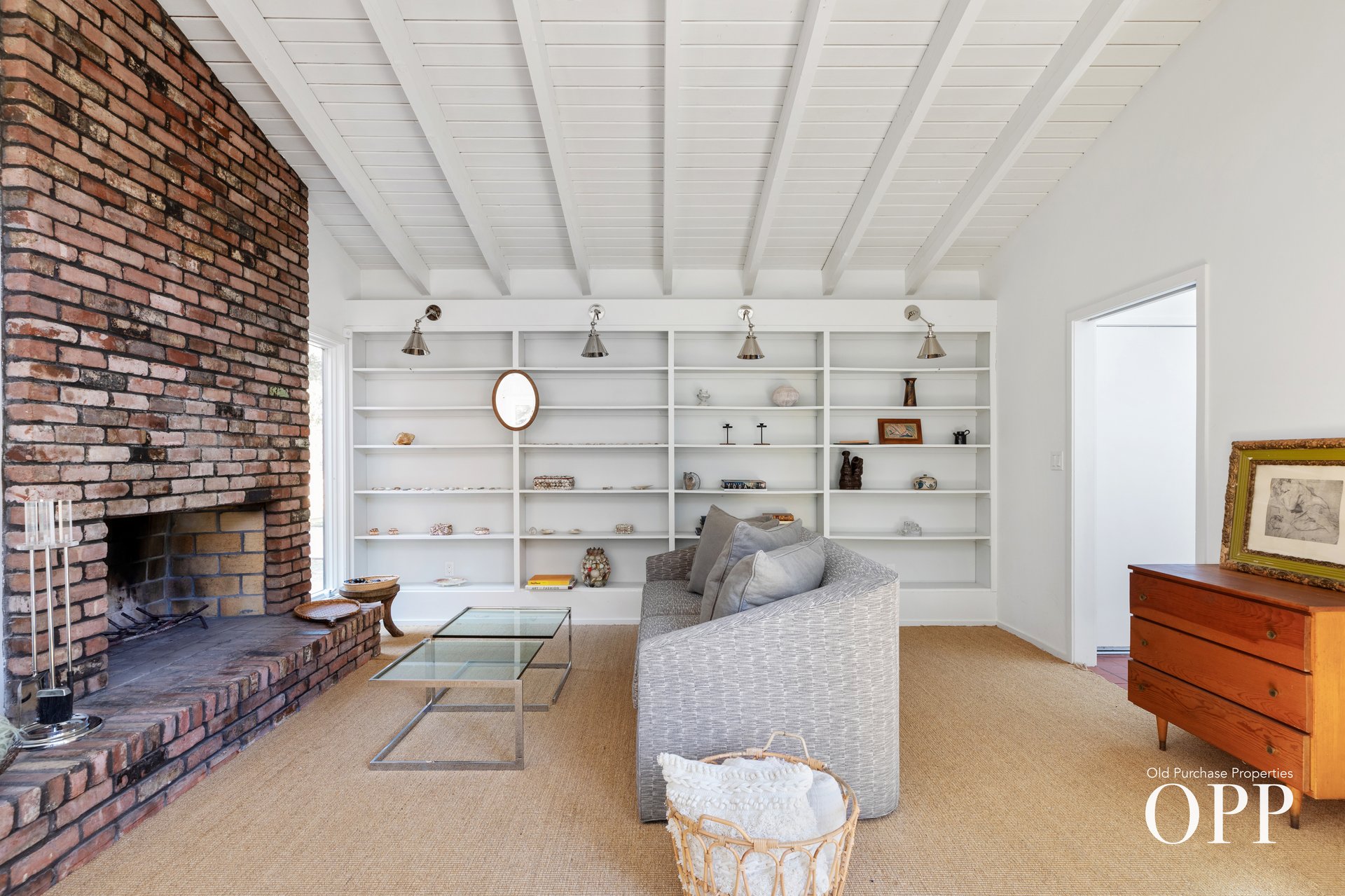 A MODERN RETREAT IN PRIME LOCATION
