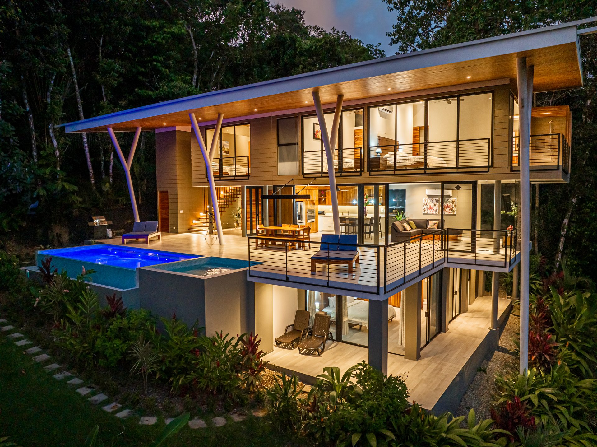 4 Bedroom Jungle Paradise with Ocean Views