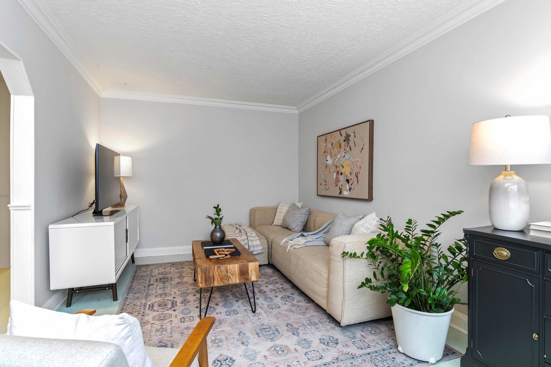 1577 Kenmuir Avenue