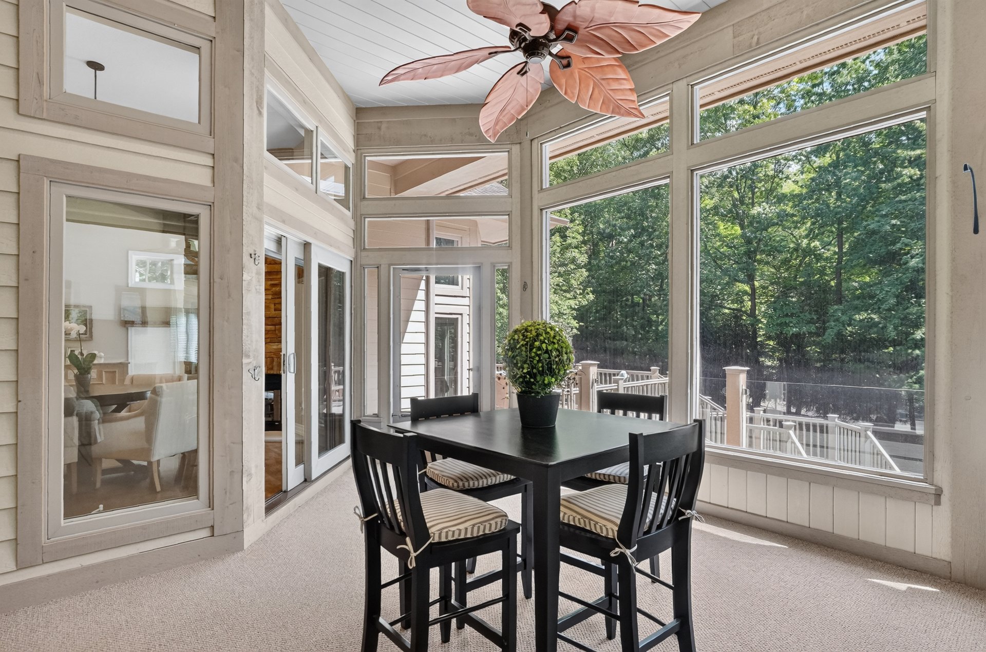 12172 Woodline