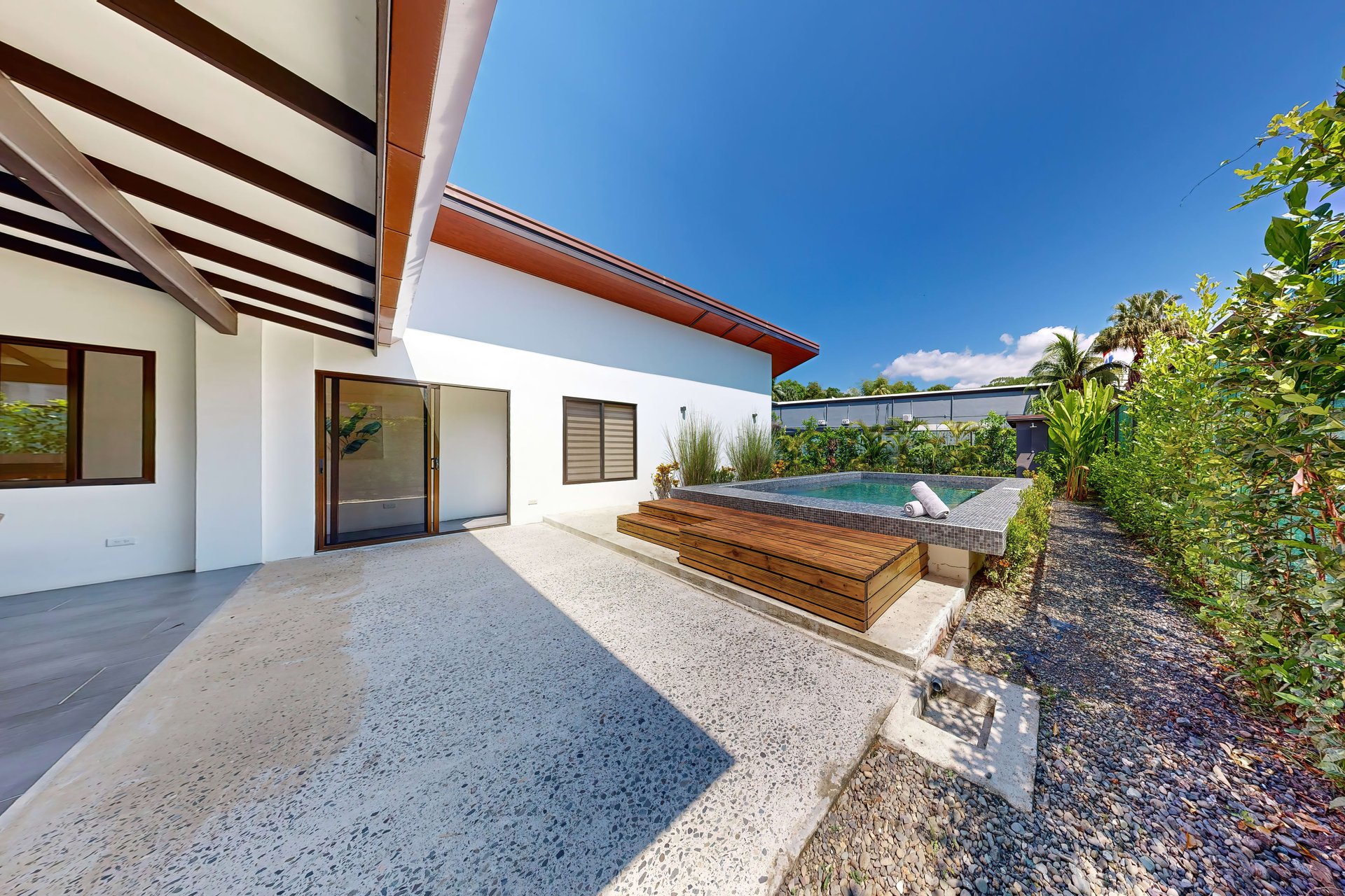 Modern Construction 3 Beds, 2,5 Baths Home.  Best Deal in Uvita! 