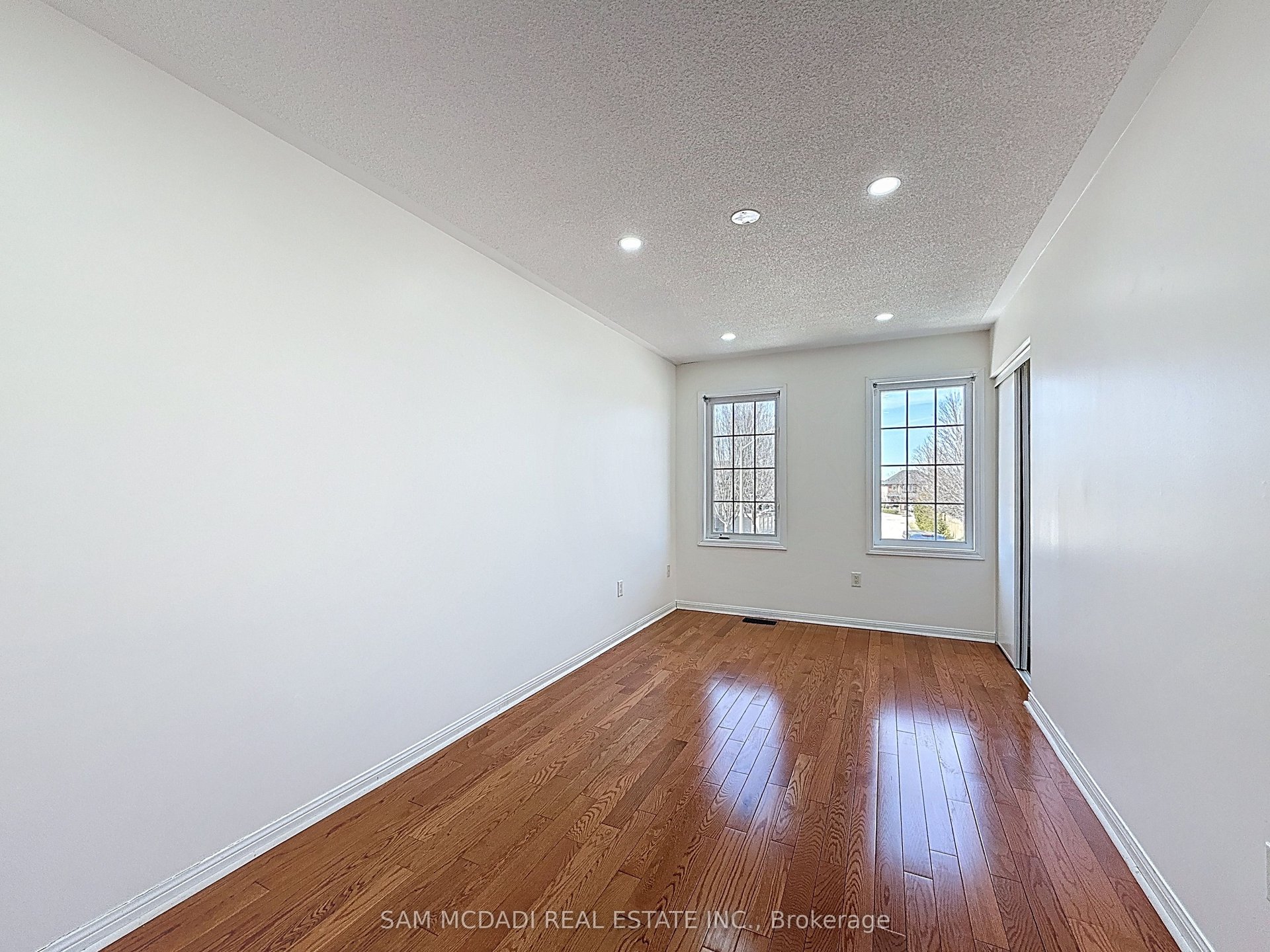 1354 Weir Chase 