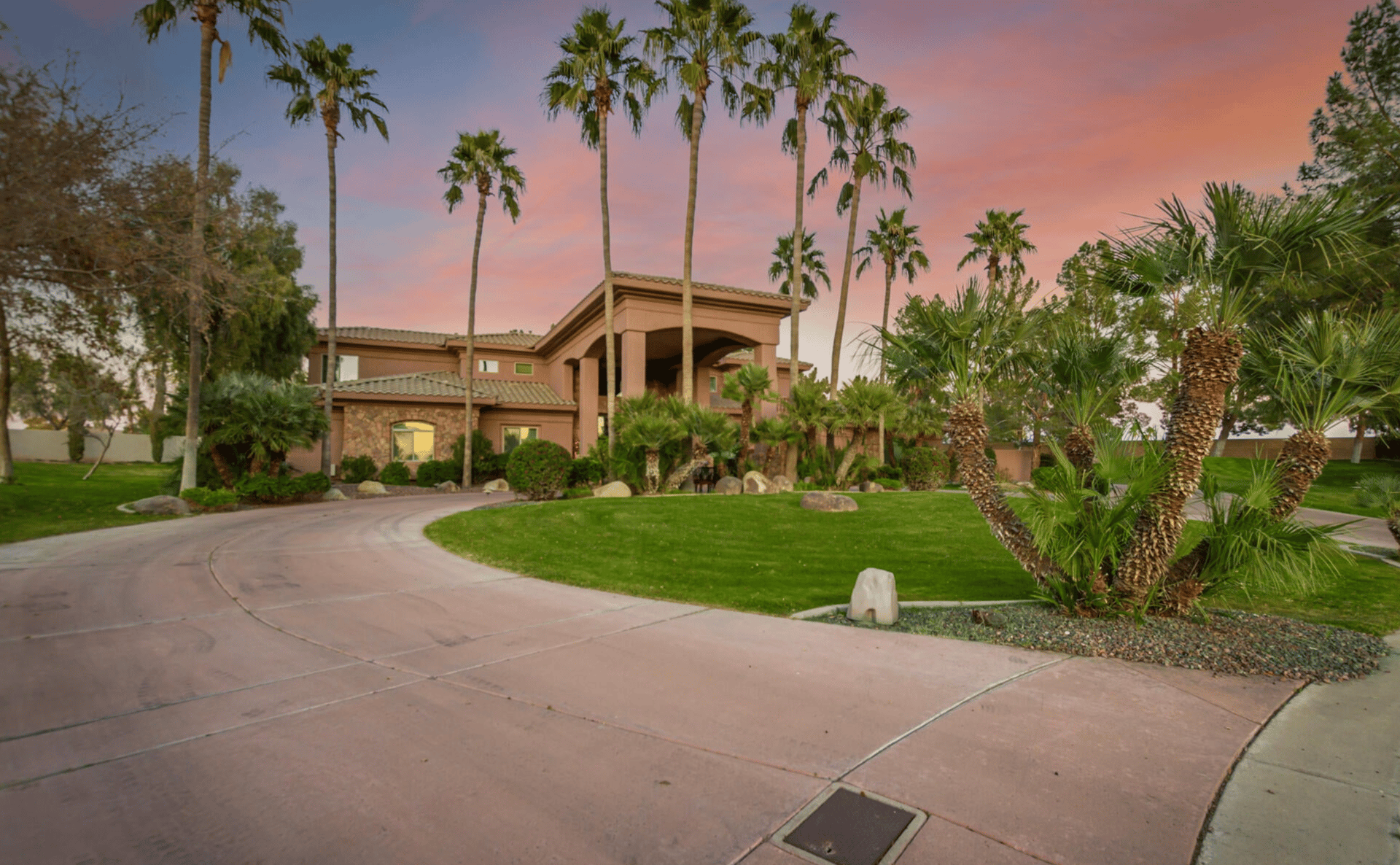 23 E Oakwood Hills Drive - "Builder's Home"