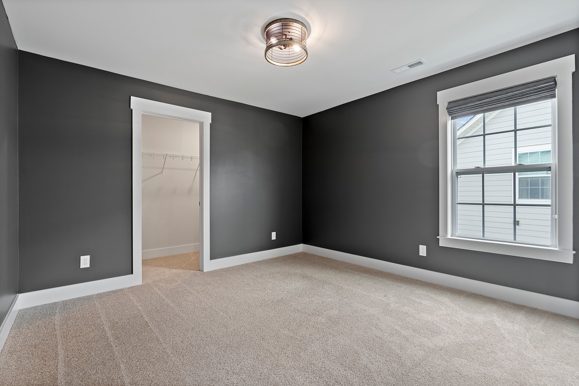 SPACE SPACE SPACE with a Luxury feel! Office AND Bonus Room!Office AND Bonus Room!