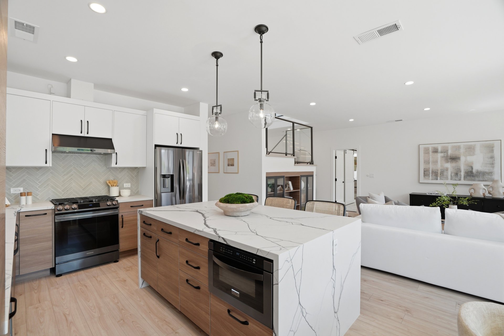 609 Waterbury Lane