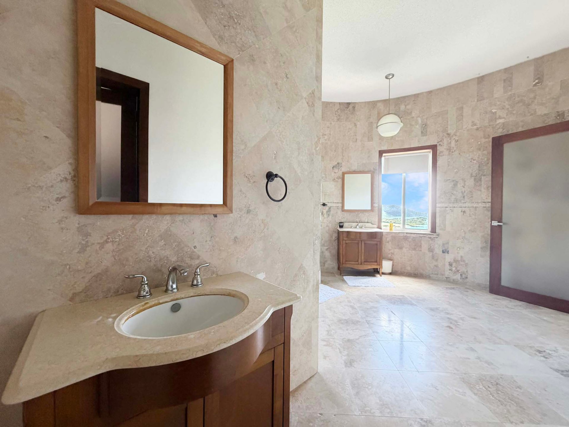 565 Parham Town 7 Bedroom Villa