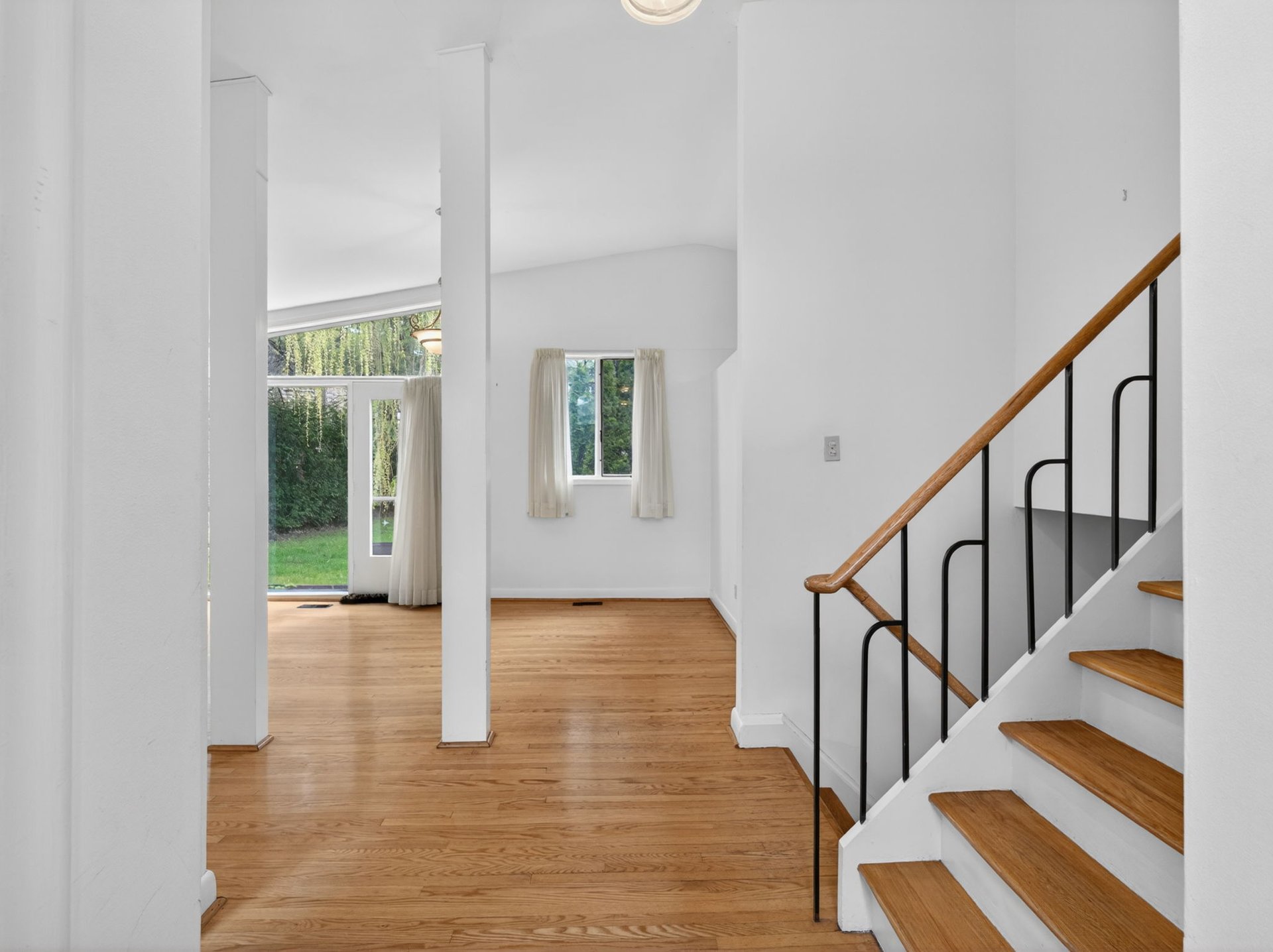 SOLD: Quiet Cul-De-Sac Residence
