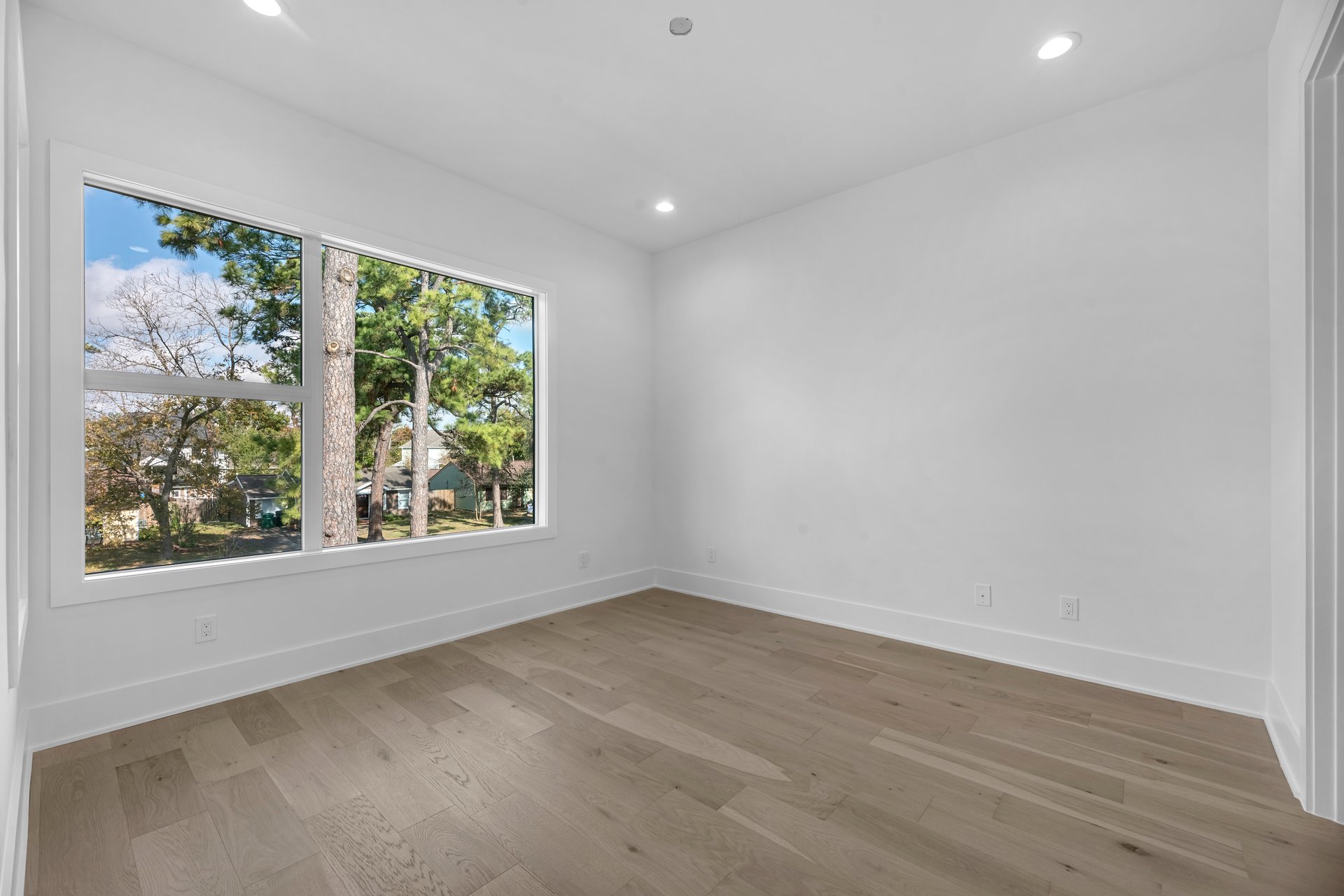 963 West 41st Street