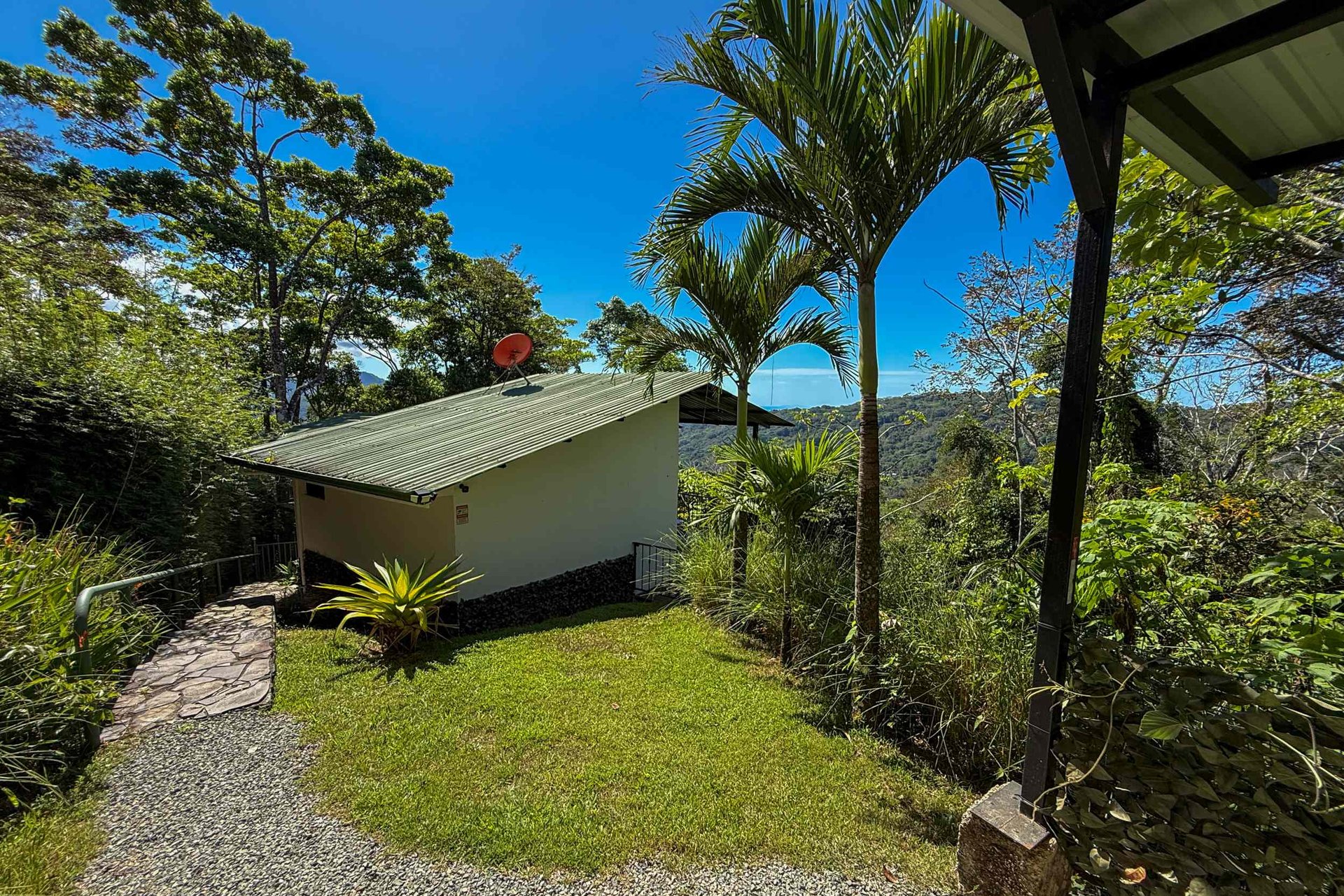 Totally Remodeled Coastal Jungle 2-Bedroom Sanctuary Home with Valley & Ocean Views in Lagunas above Dominical Costa Rica