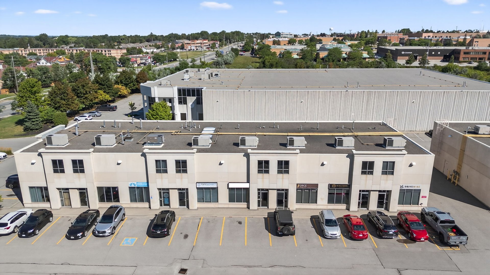 5 - 16945 Leslie St, Newmarket