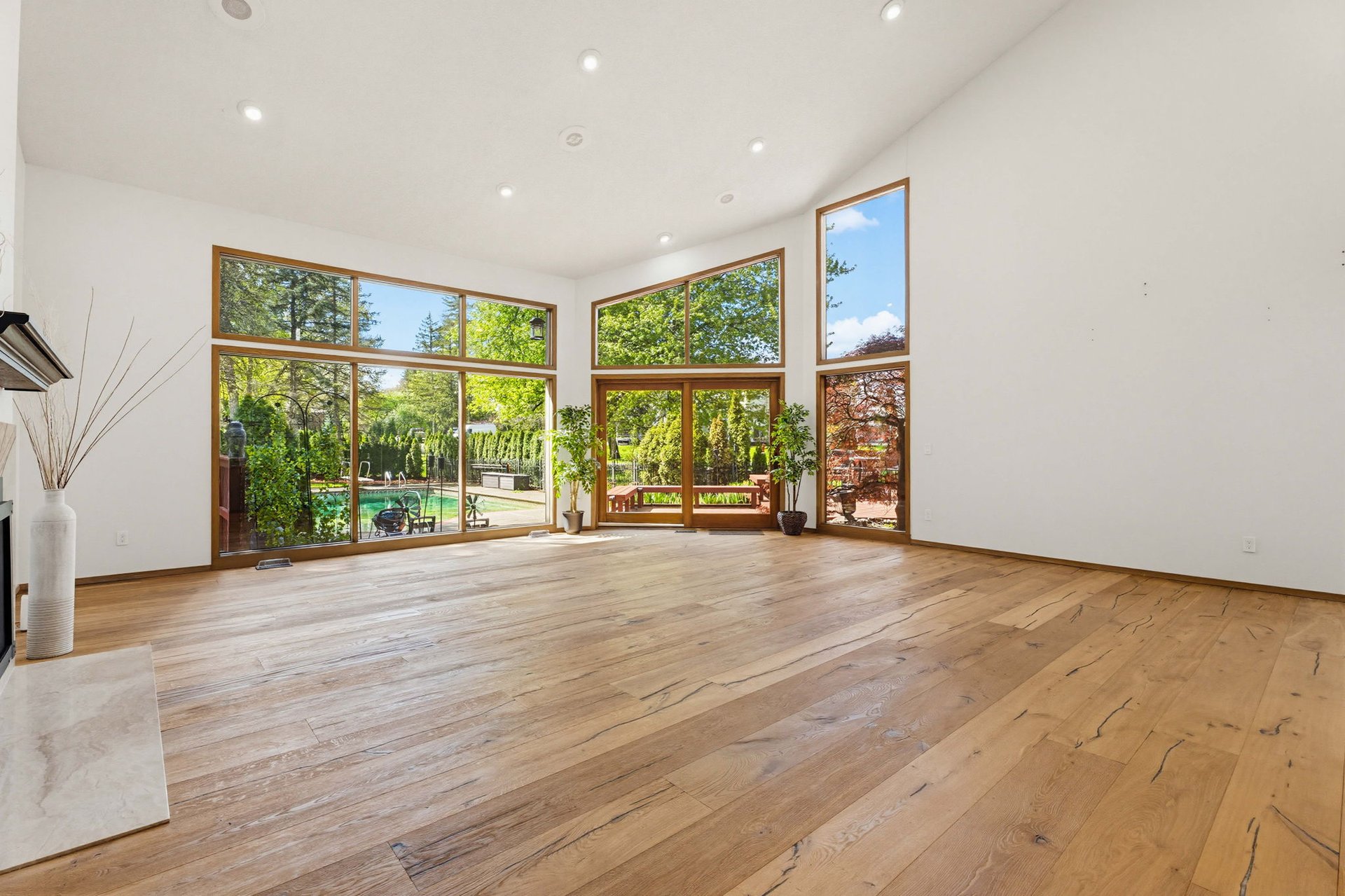 1743 Beechwood Way