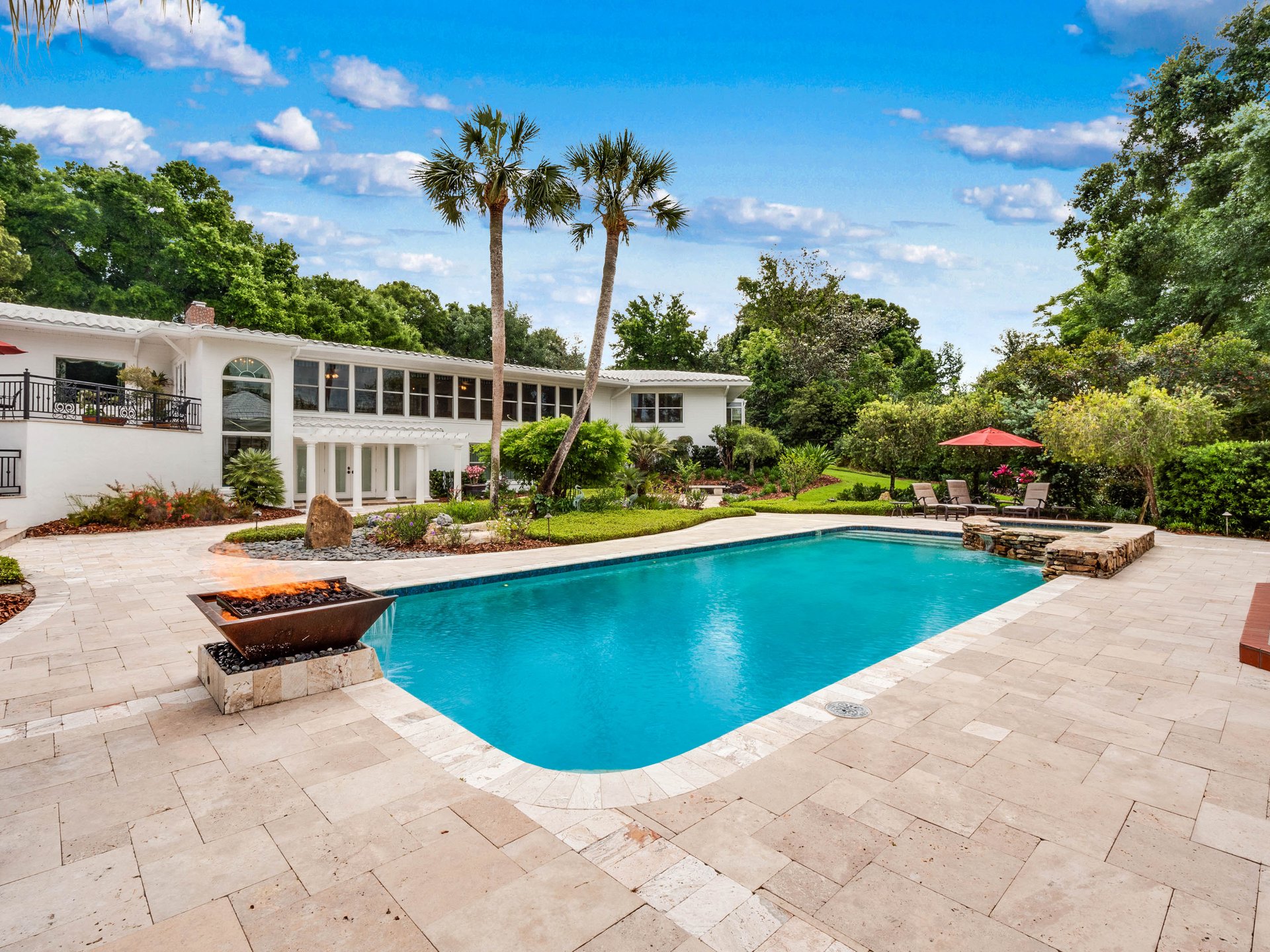 1750 Country Club Rd