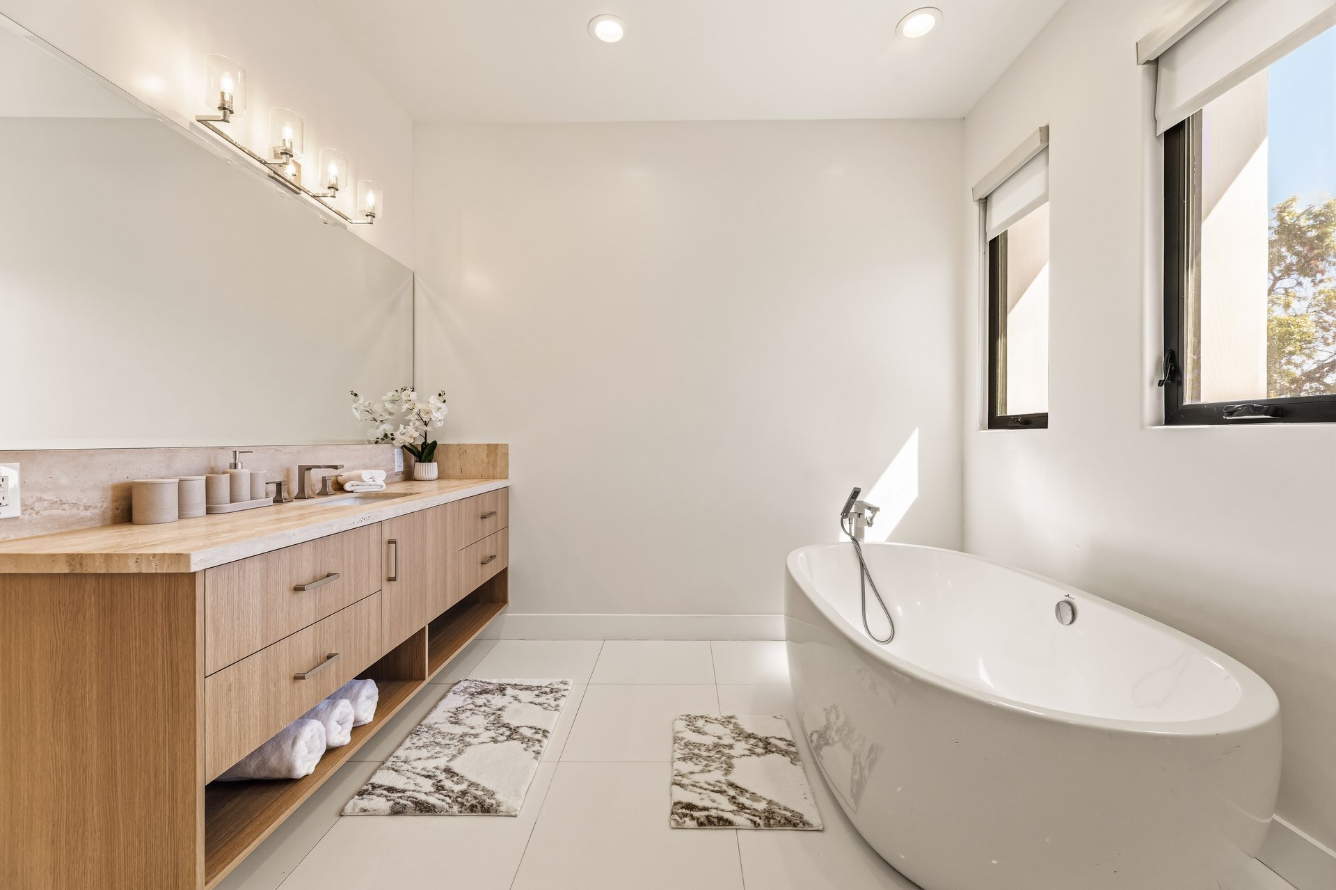 Hesperia Ave, 91316