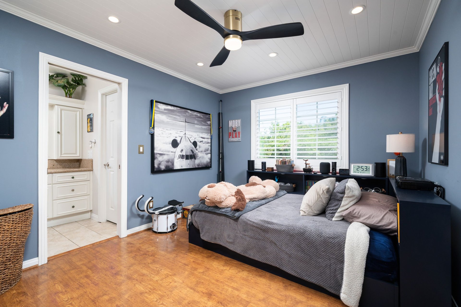 280 E Miramar