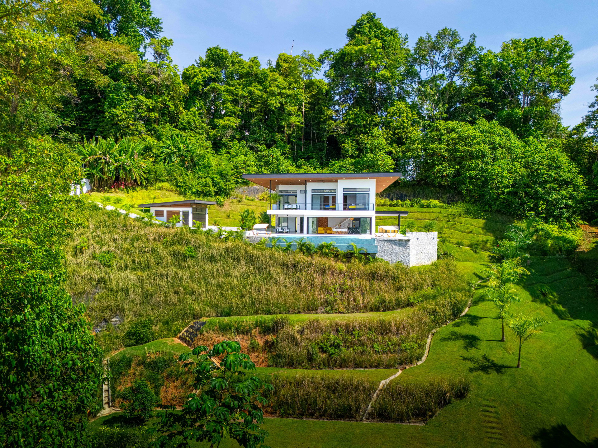 Luxury 4-Bed Home with Ocean & Jungle Views in Ojochal