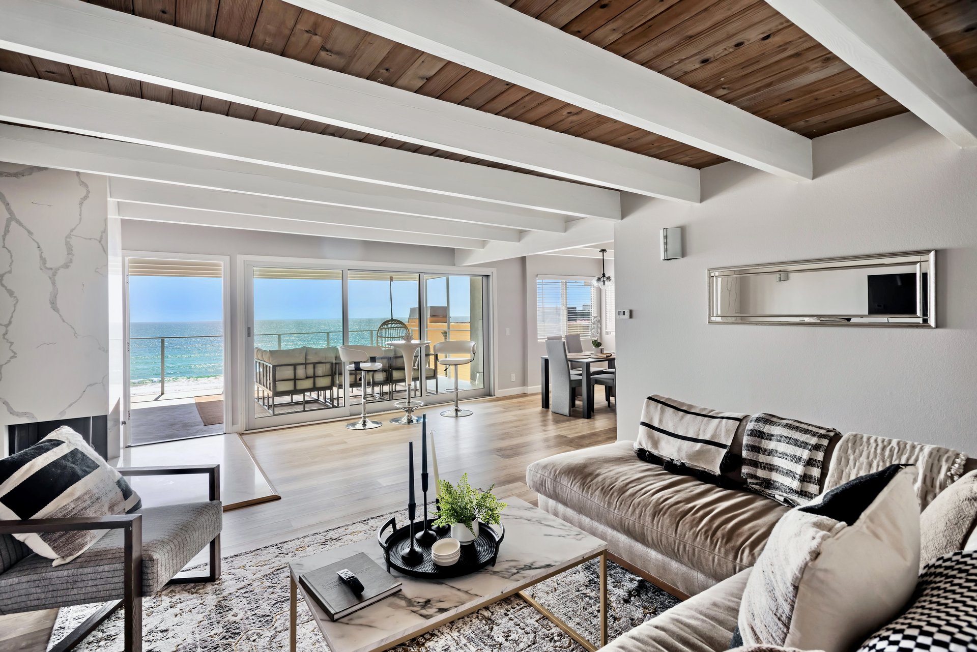 2208 The Strand