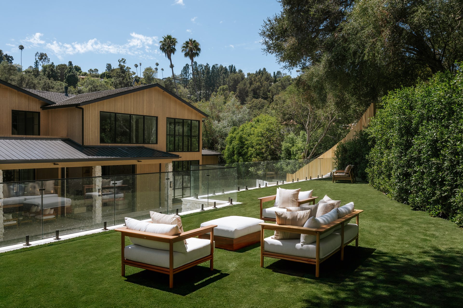 2130 Mandeville Canyon Rd