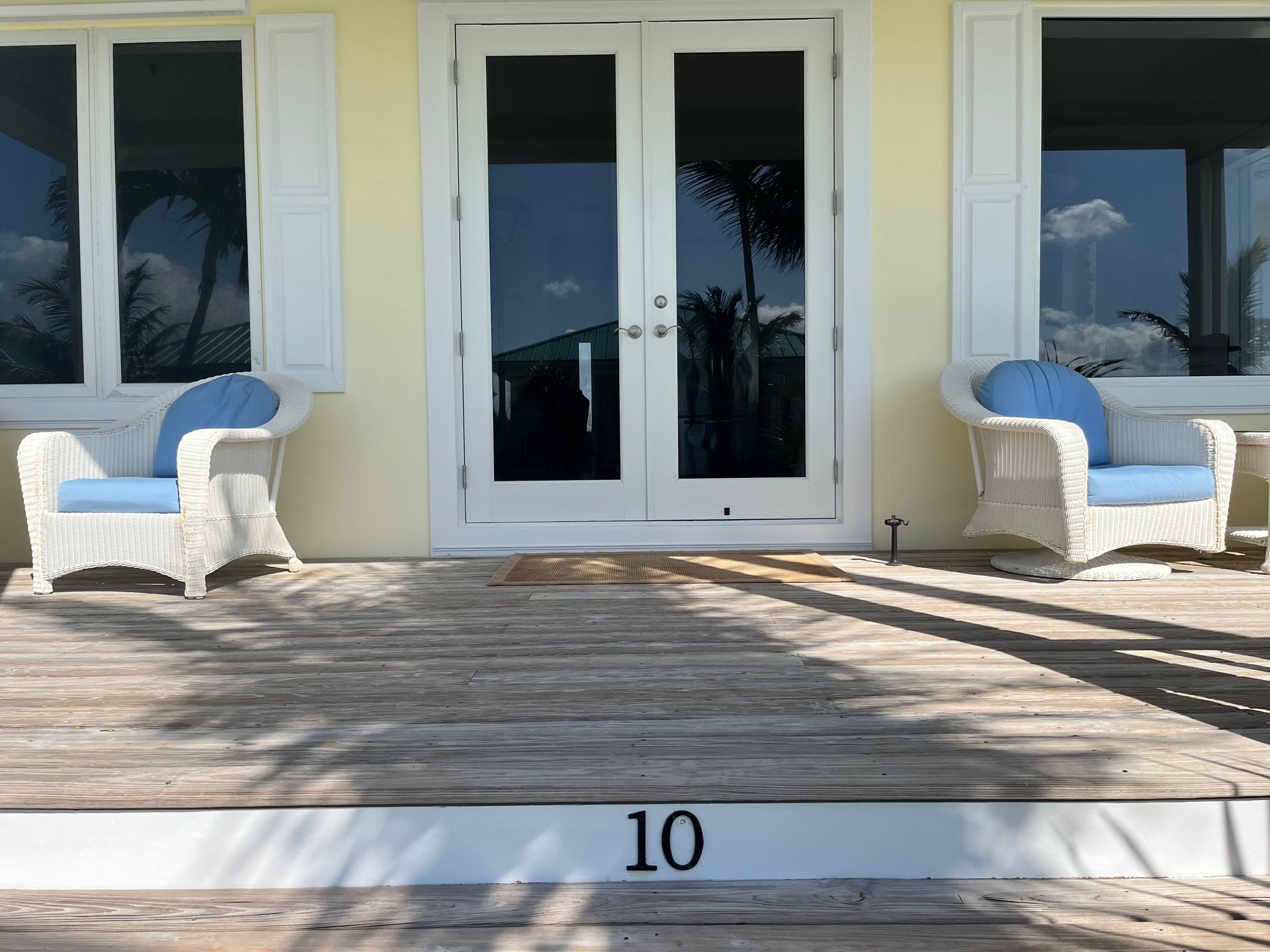 #10 The Cottages