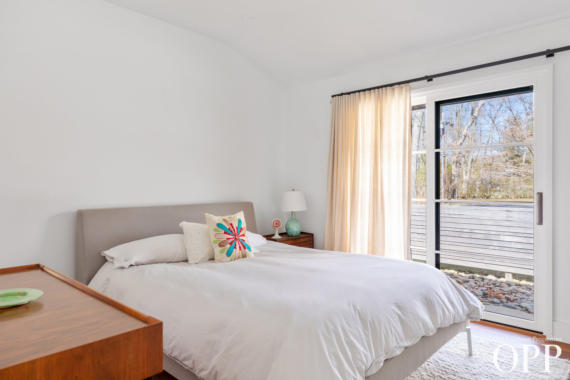 Mid-Century Modern Escape in South Bellport Village