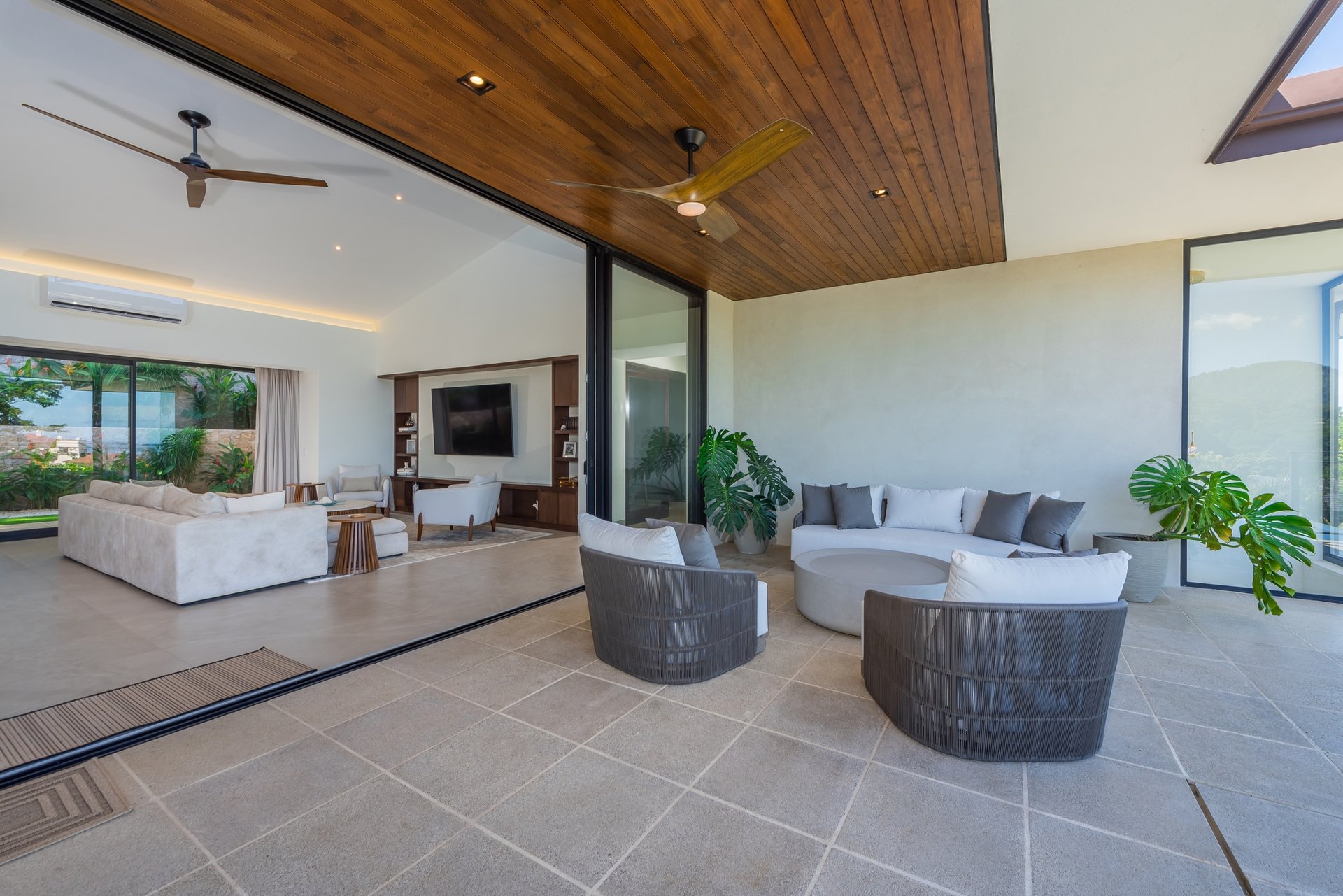 Casa Aura: Modern Luxury with Ocean Views in Reserva Conchal