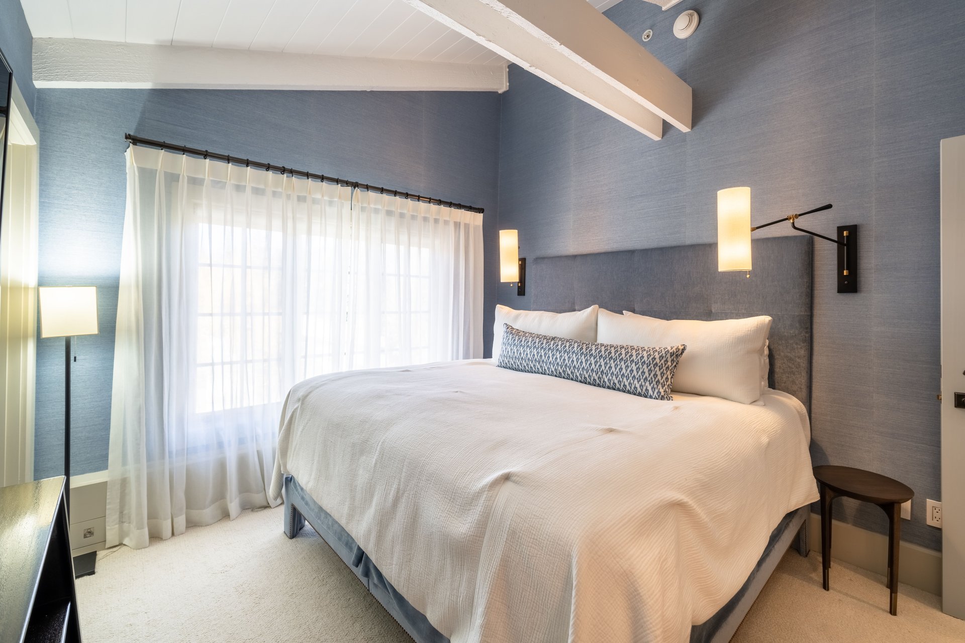The Lodge at Vail Condominiums #332