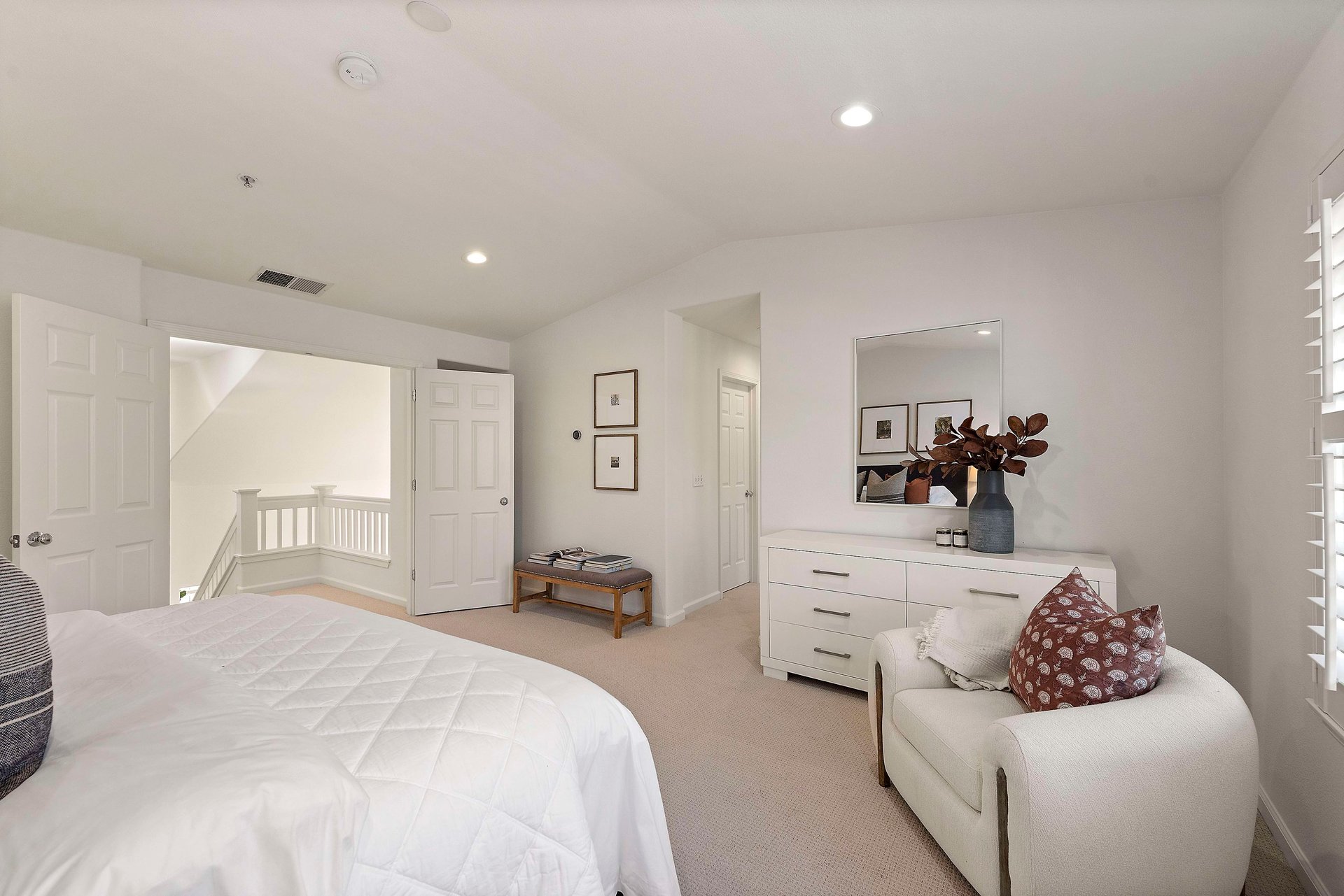 27 Presidio Dr