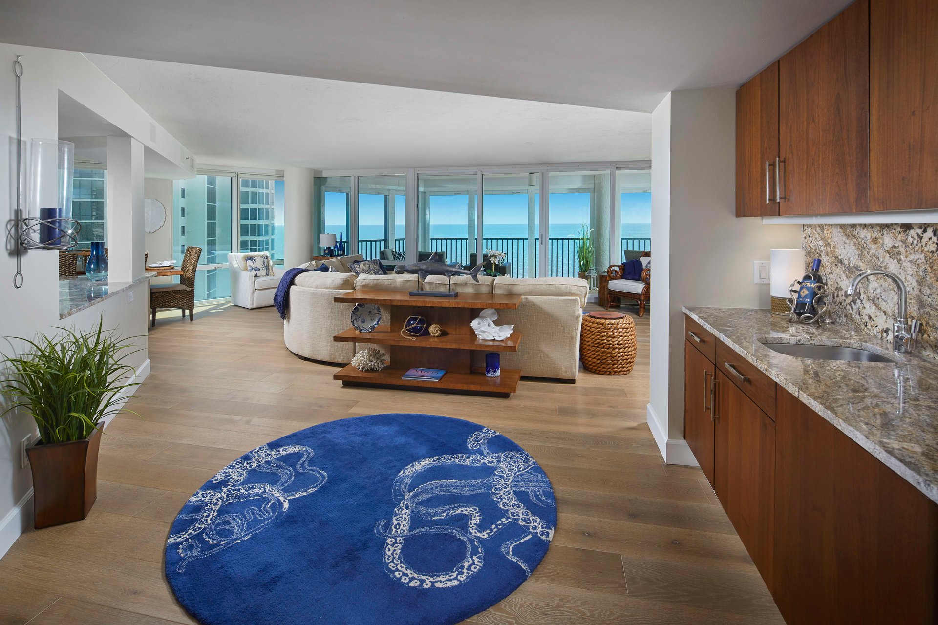 VISTAS 901 AT PARK SHORE