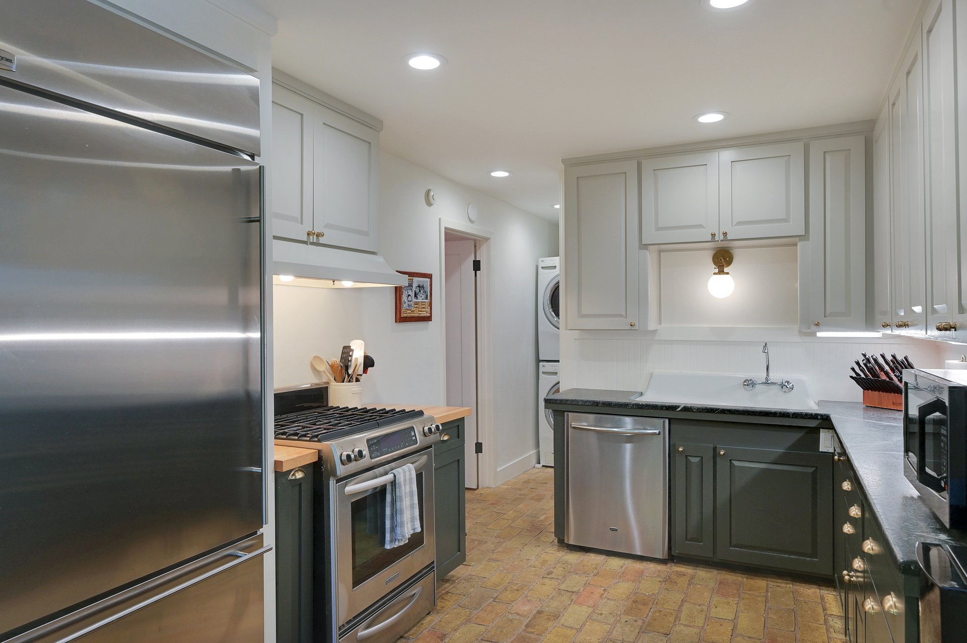 207 Madrone Ave