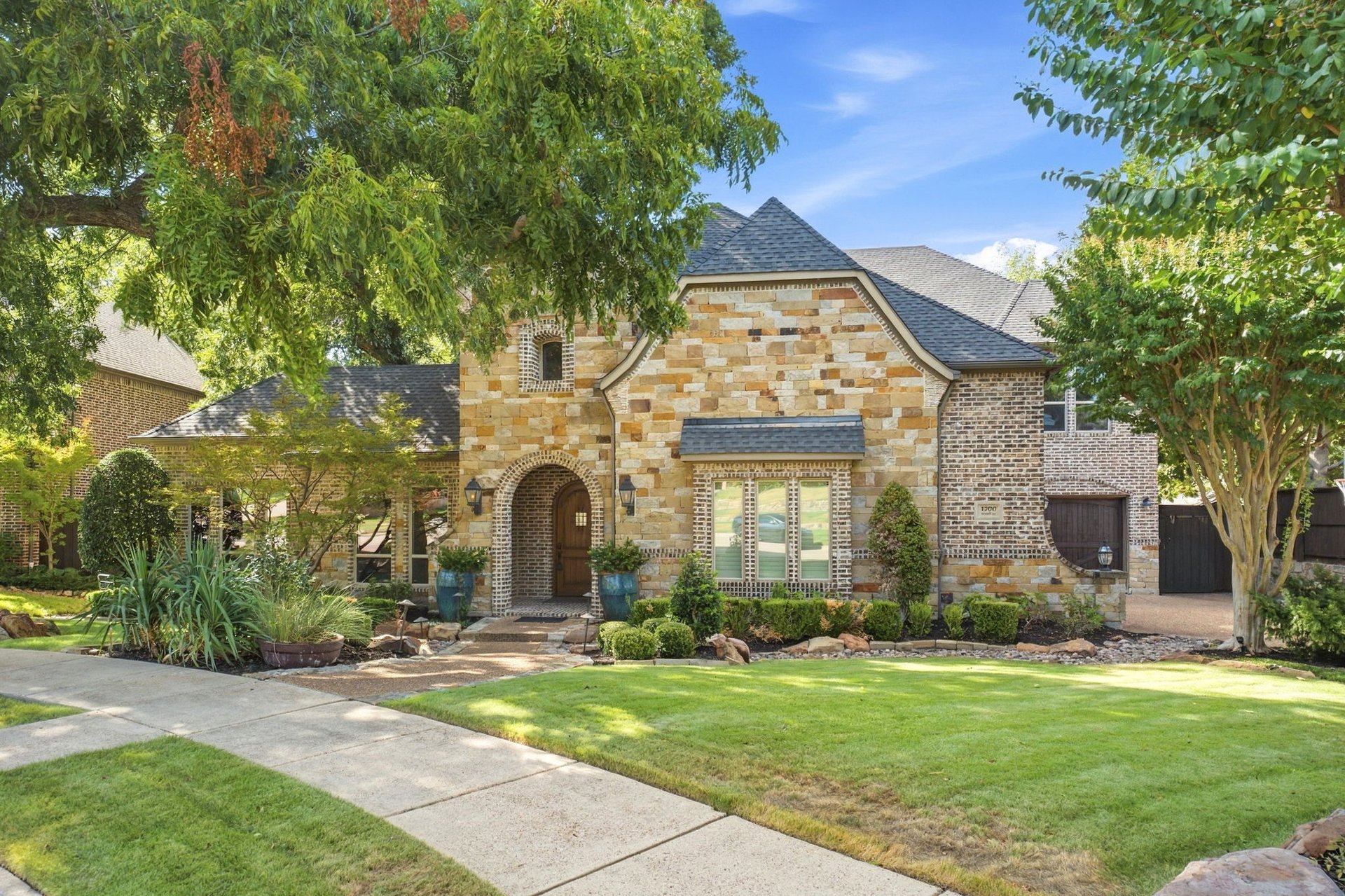 1700 Surrey Lane