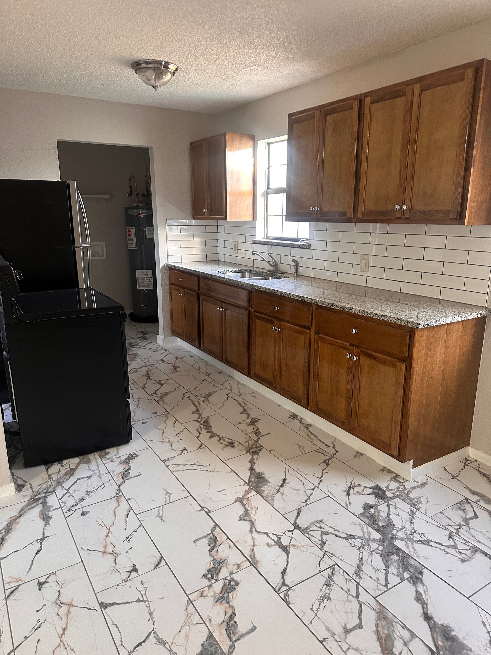 806 E Standifer
