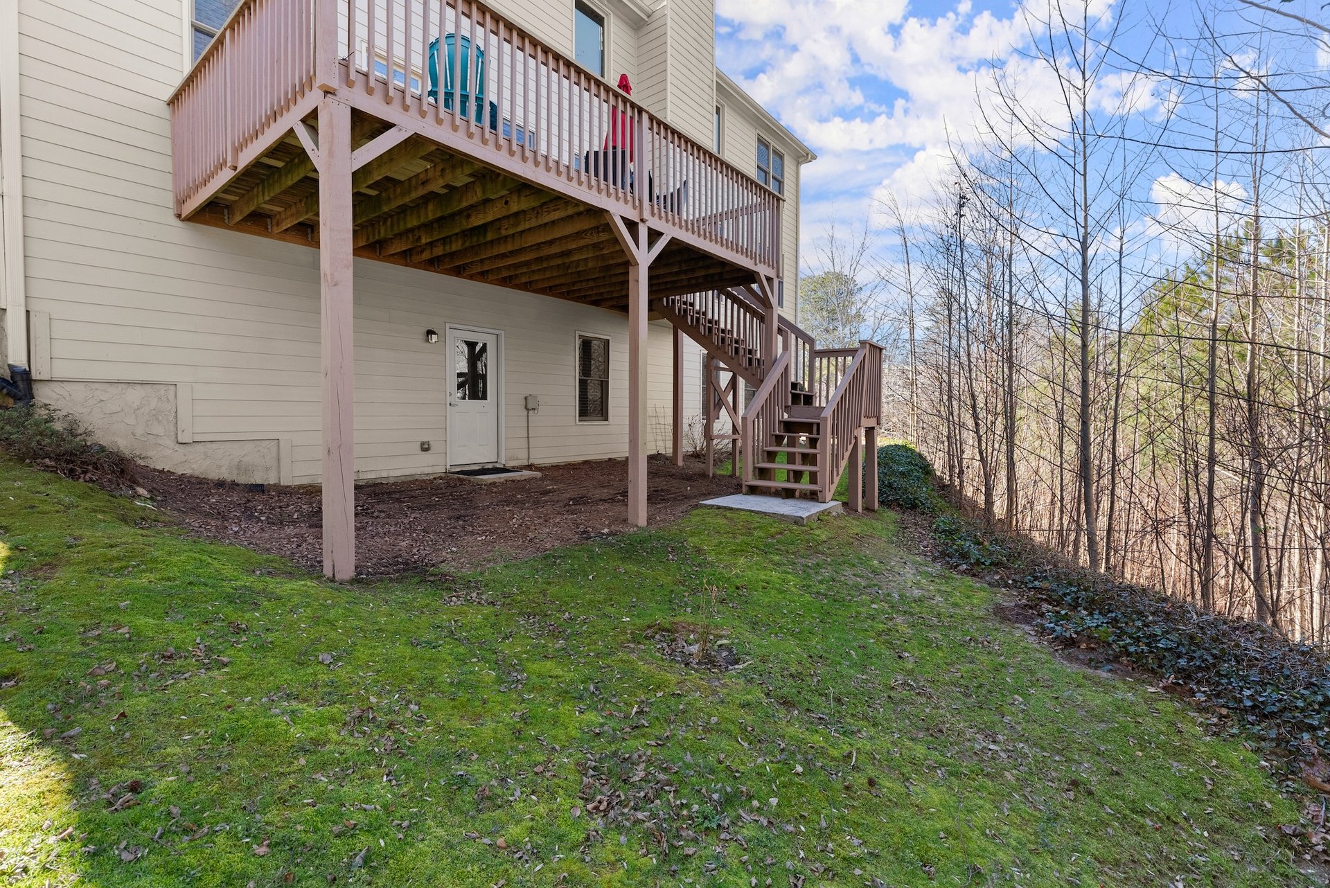 7534 Mossy Log Ct, Flowery Branch, GA 30542