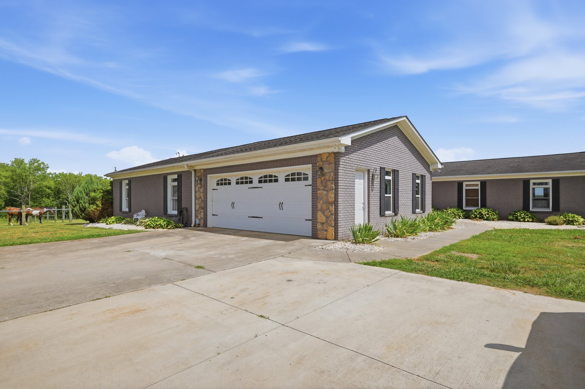 1425 Hobson Rd