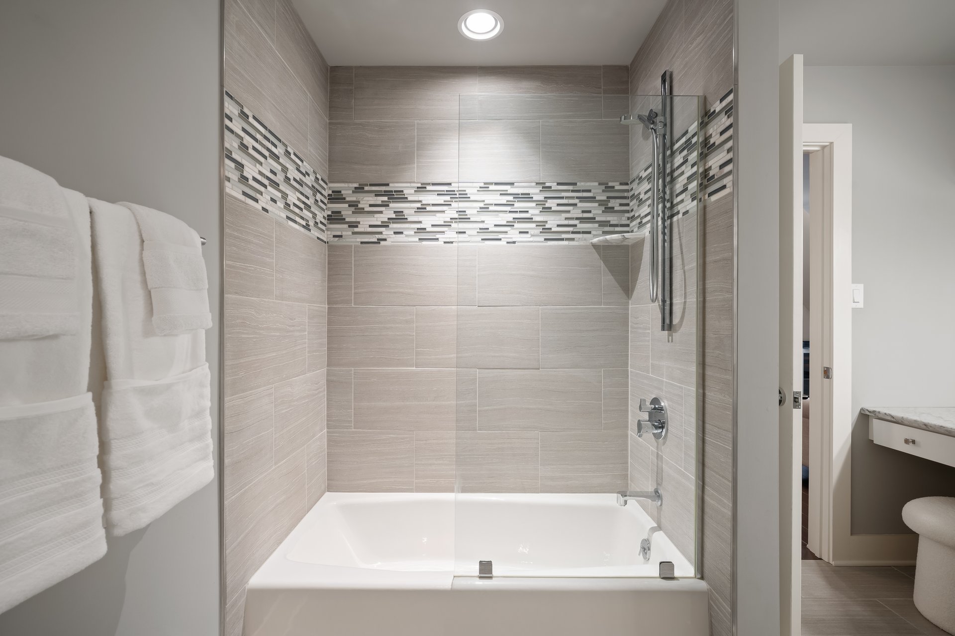2687 Avenue Du Vlg