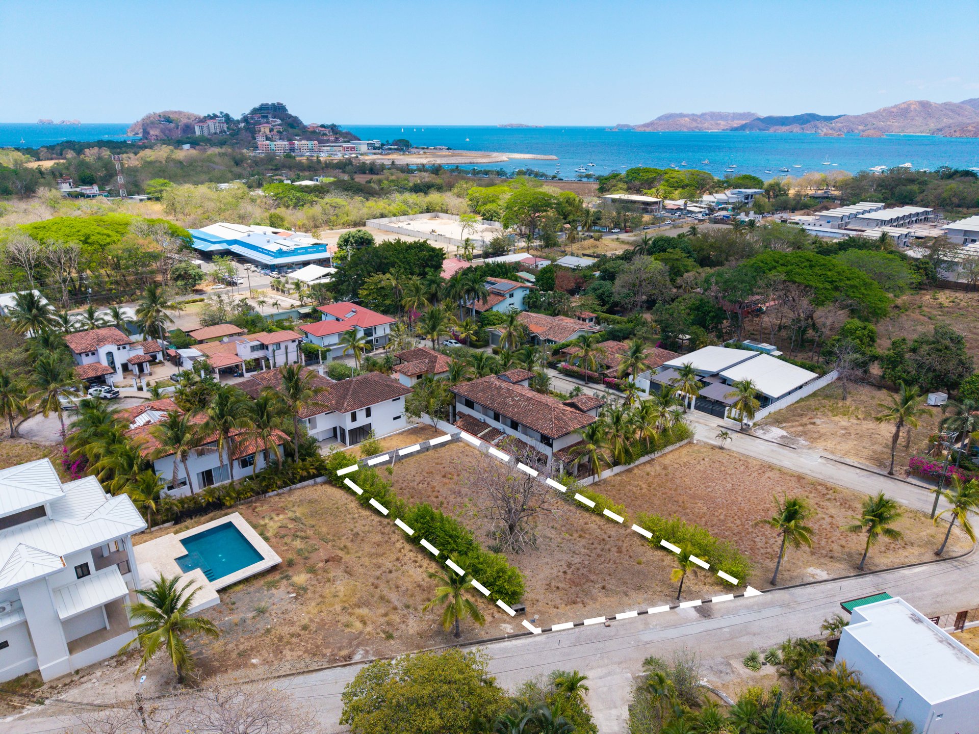 Altos Flamingo Lot 18 | Ready-to-Build Lot in Gated Altos de Flamingo Just Minutes from the Beach